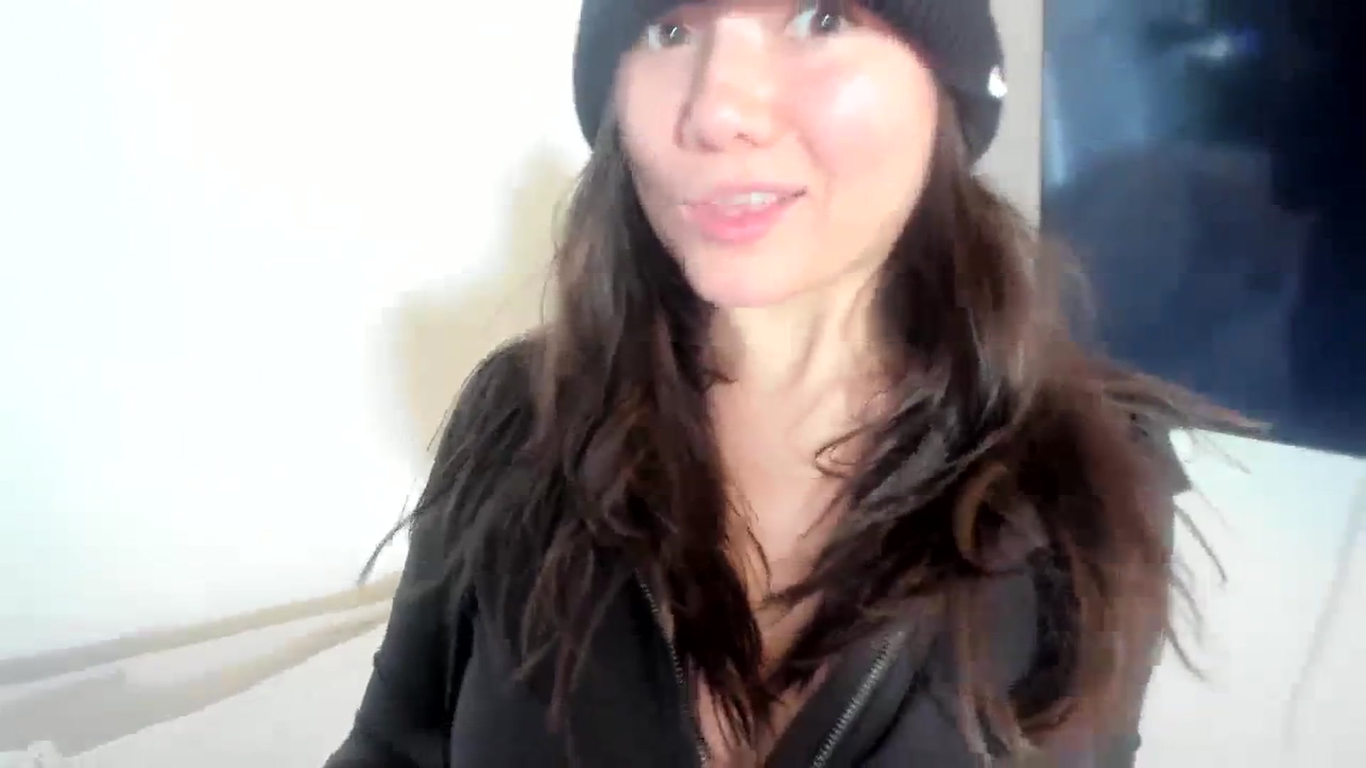 Gallery image thumbnail from imava's myfreecams stream on, 11/12/2023, 20:19 image 17 of 20