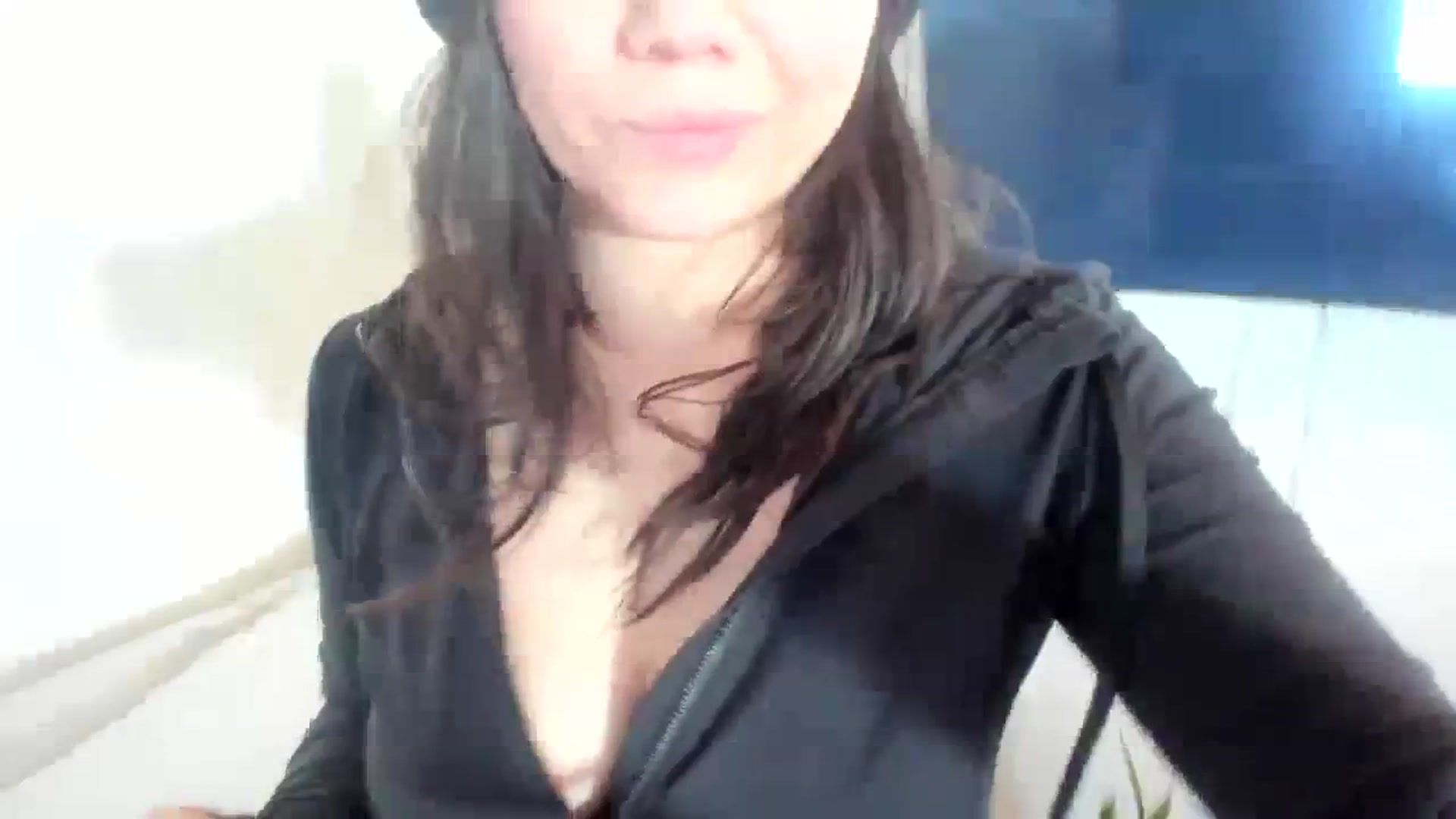 Gallery image thumbnail from imava's myfreecams stream on, 11/12/2023, 20:19 image 15 of 20