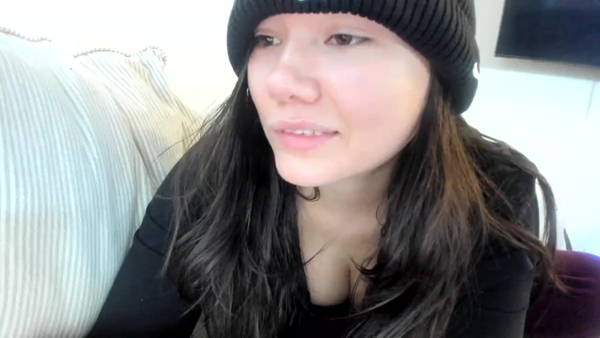 Gallery image thumbnail from imava's myfreecams stream on, 11/12/2023, 20:46 image 16 of 20