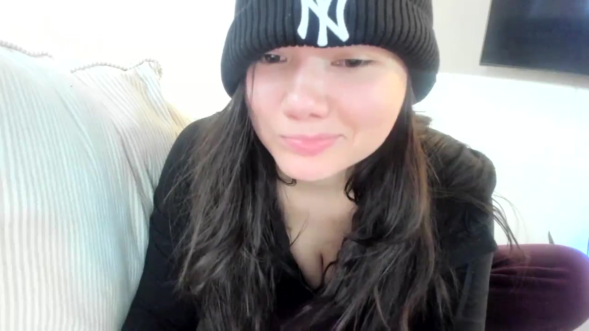 Gallery image thumbnail from imava's myfreecams stream on, 11/12/2023, 20:46 image 3 of 20