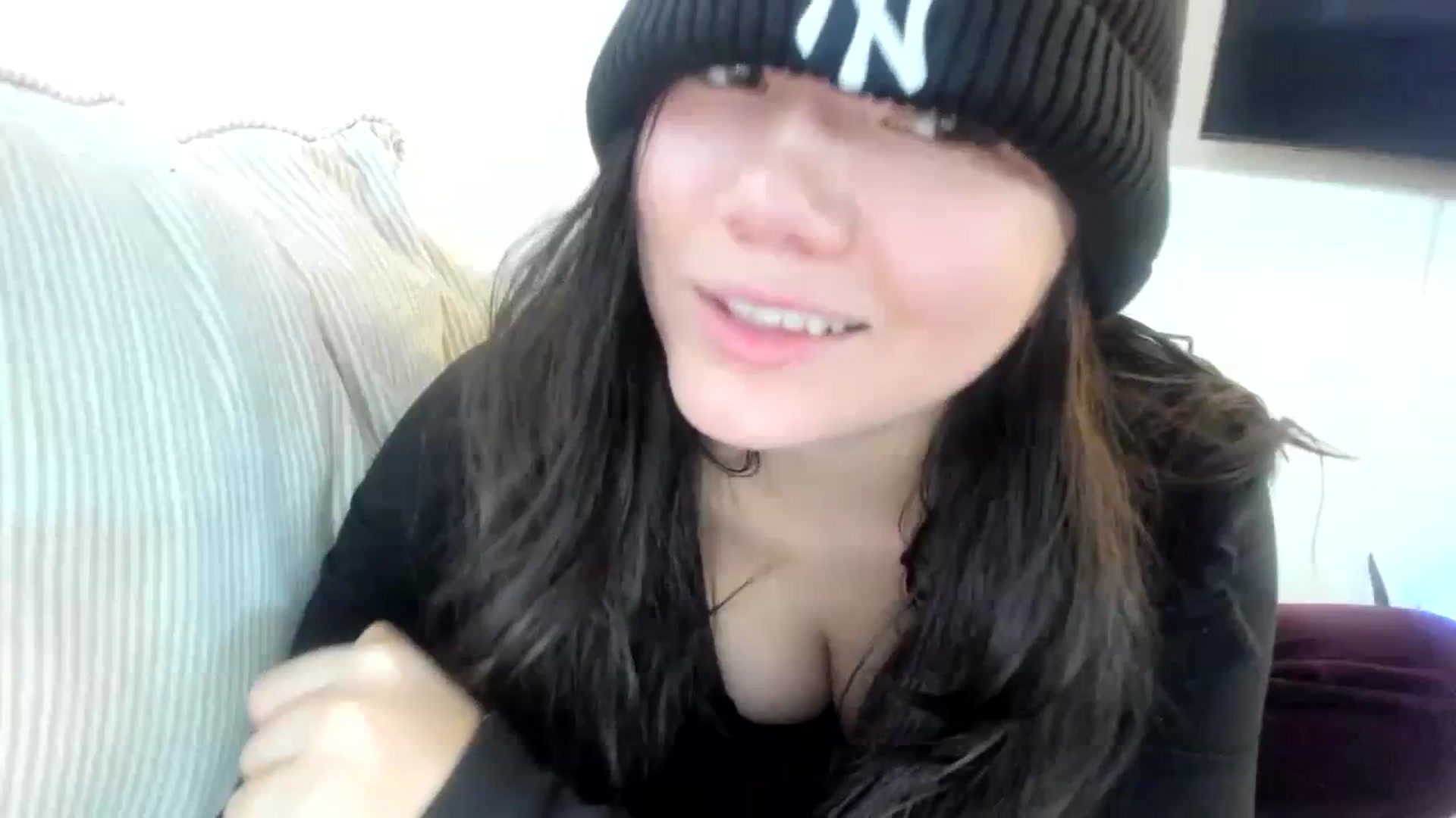 Gallery image thumbnail from imava's myfreecams stream on, 11/12/2023, 20:46 image 15 of 20