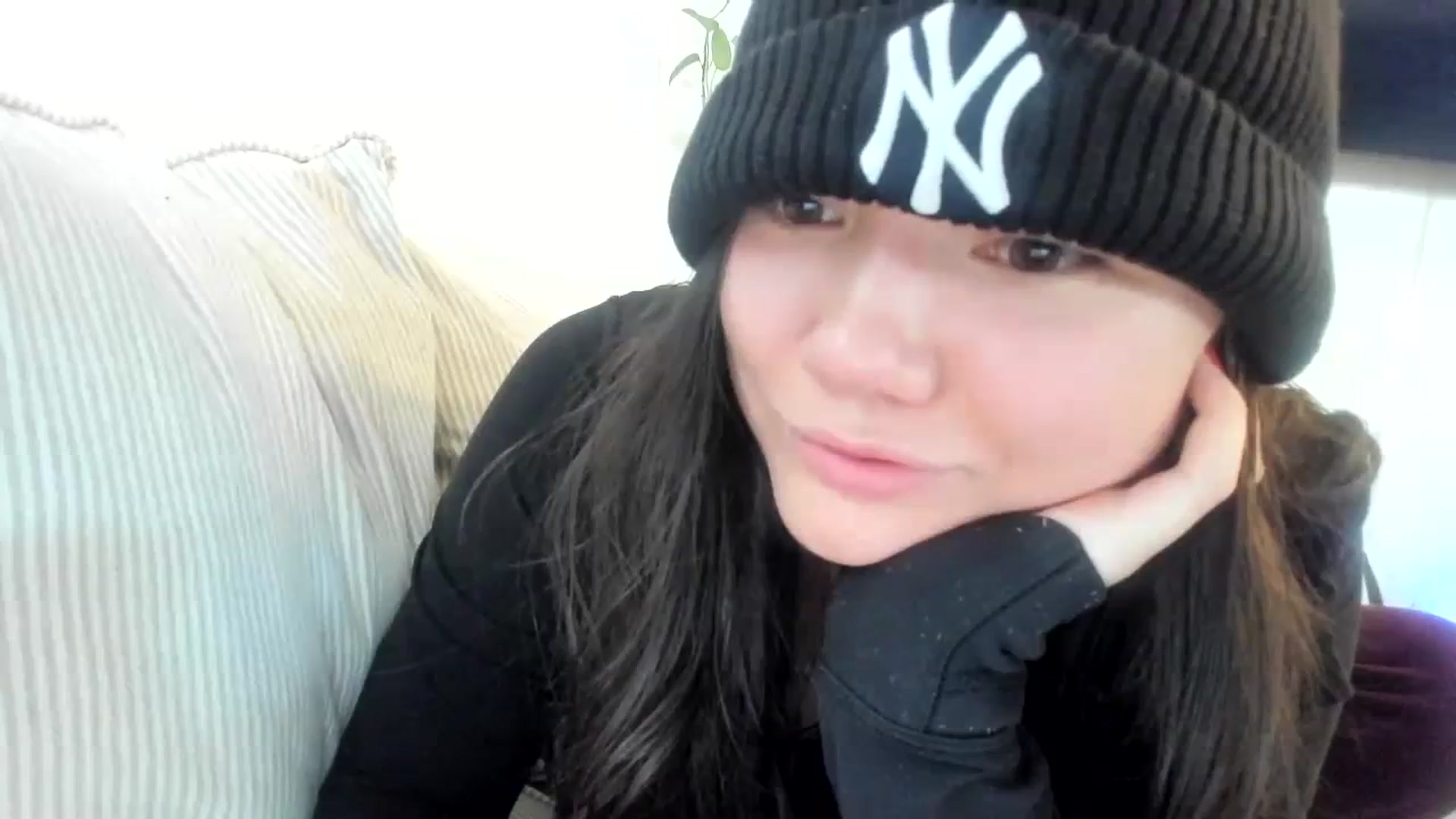 Gallery image thumbnail from imava's myfreecams stream on, 11/12/2023, 20:46 image 8 of 20