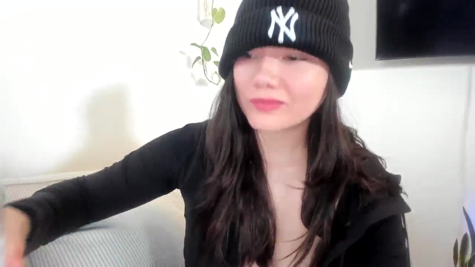 Gallery image thumbnail from imava's myfreecams stream on, 11/12/2023, 21:48 image 7 of 20