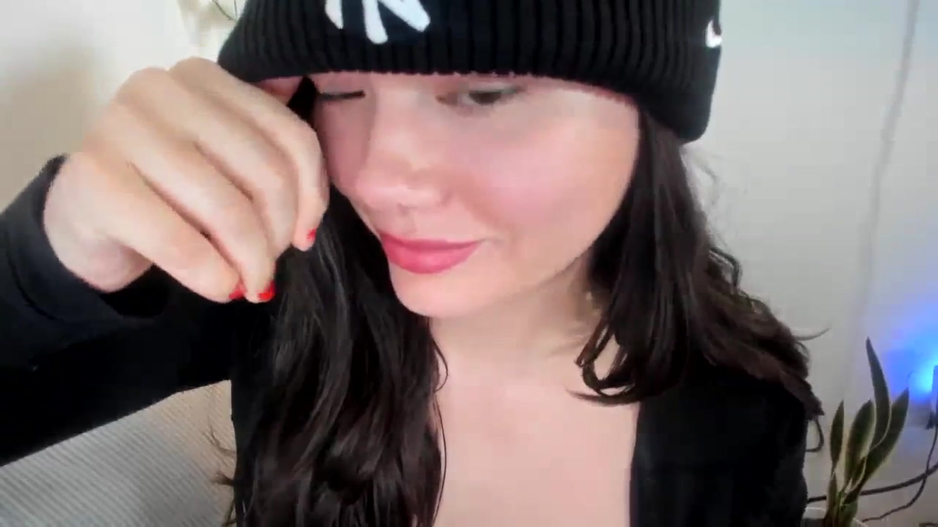 Gallery image thumbnail from imava's myfreecams stream on, 11/12/2023, 21:48 image 5 of 20