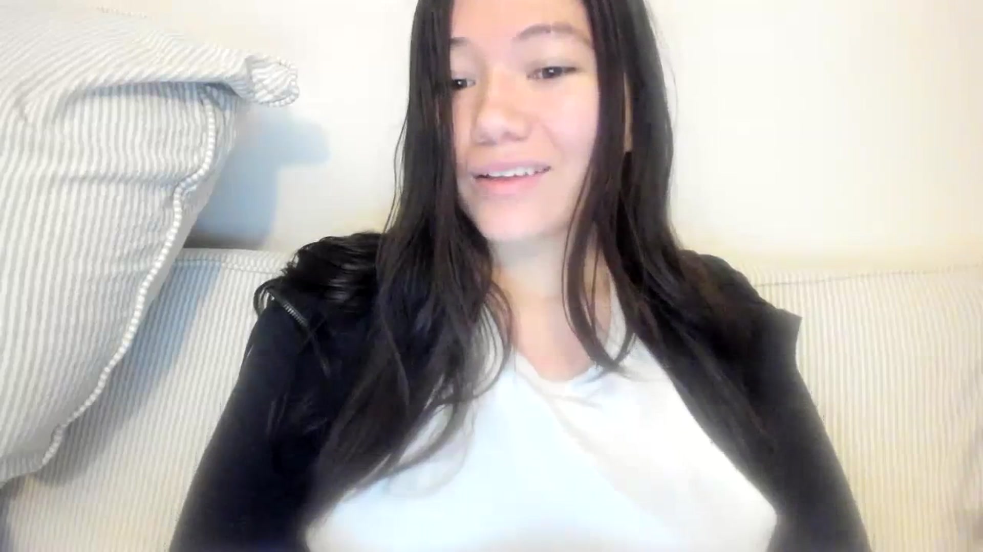 Gallery image thumbnail from imava's myfreecams stream on, 11/13/2023, 09:23 image 4 of 20