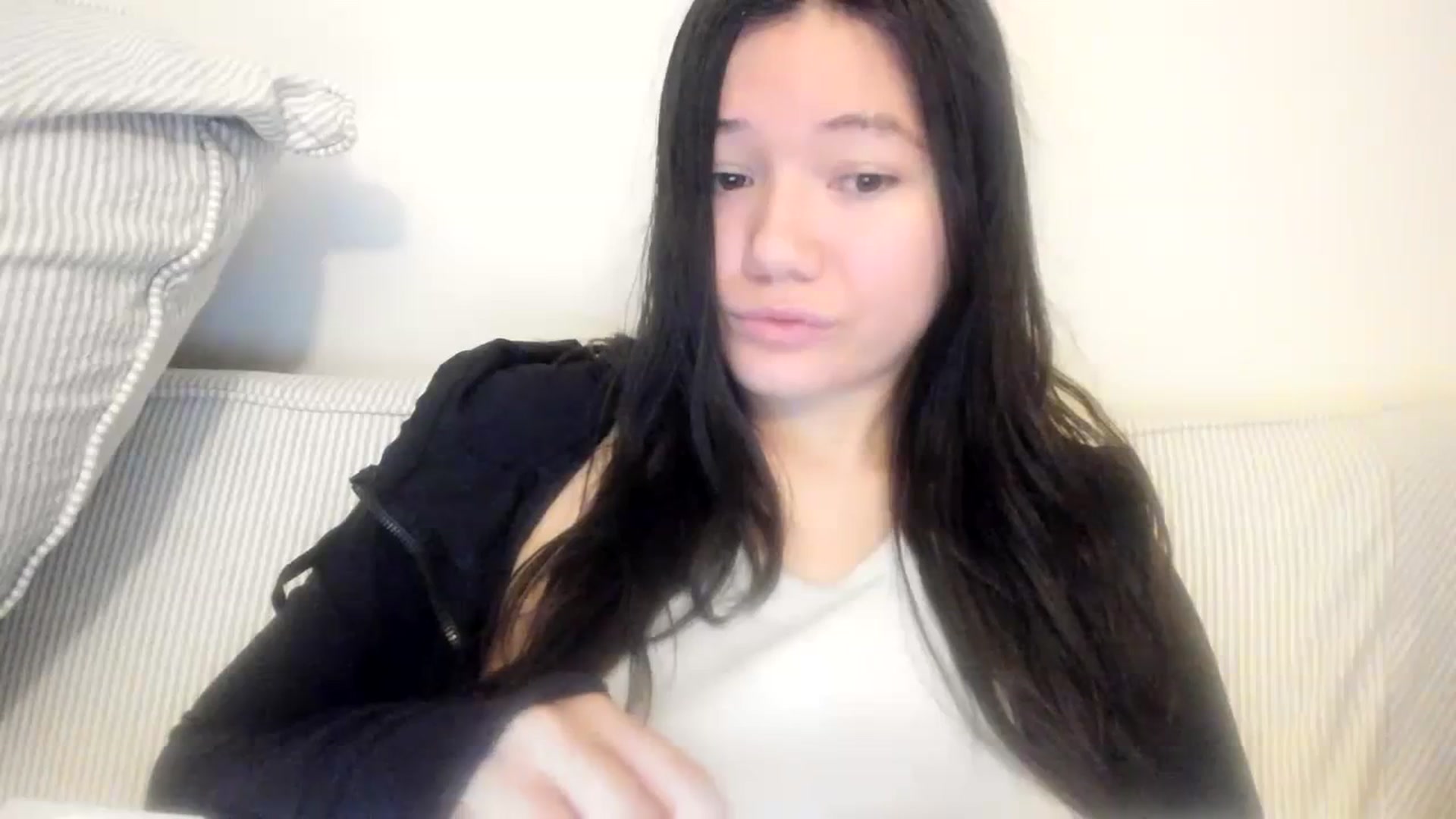 Gallery image thumbnail from imava's myfreecams stream on, 11/13/2023, 09:23 image 19 of 20