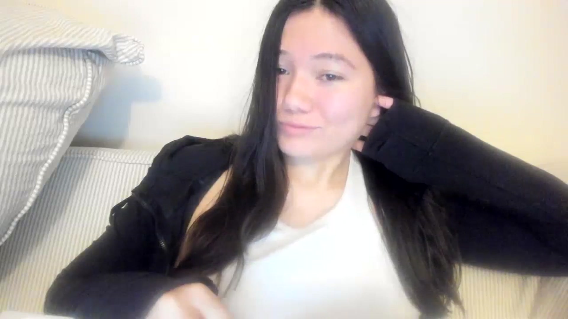 Gallery image thumbnail from imava's myfreecams stream on, 11/13/2023, 09:23 image 18 of 20