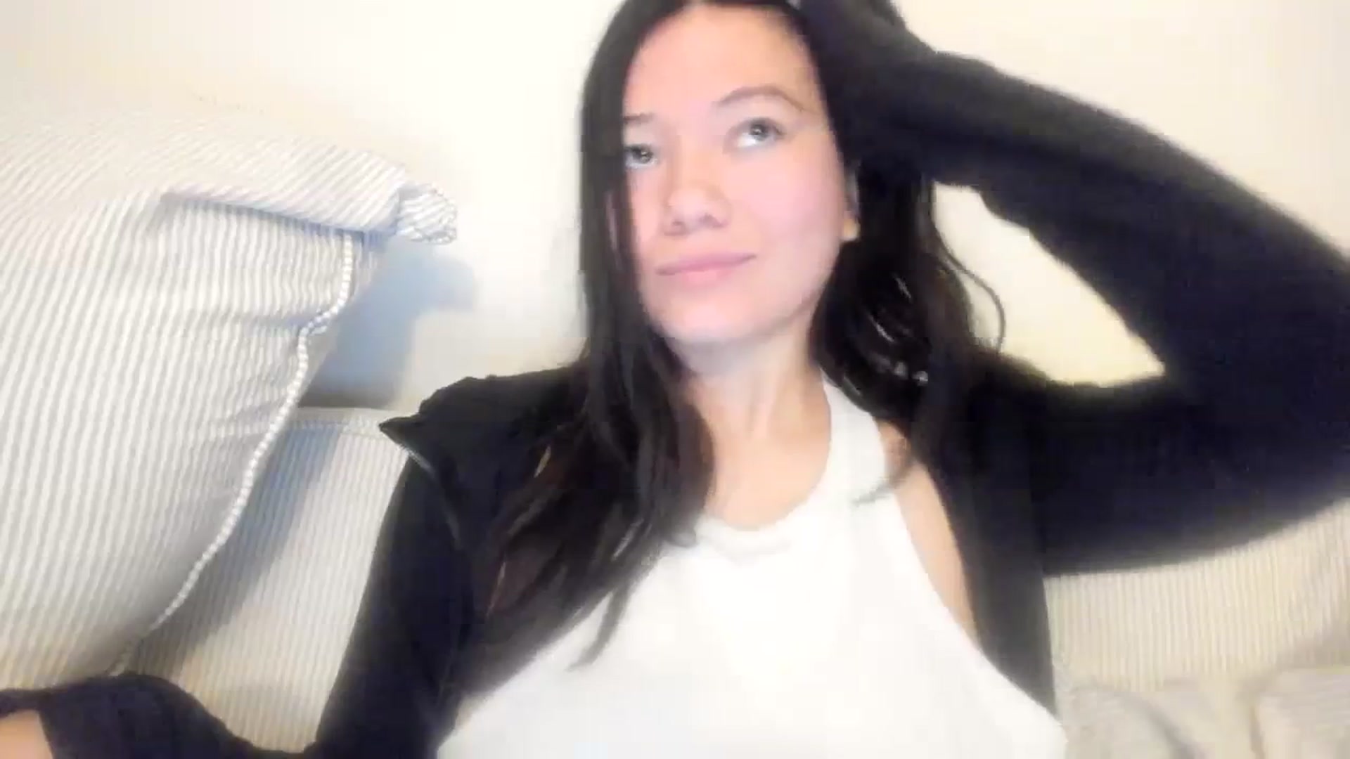 Gallery image thumbnail from imava's myfreecams stream on, 11/13/2023, 10:29 image 17 of 20