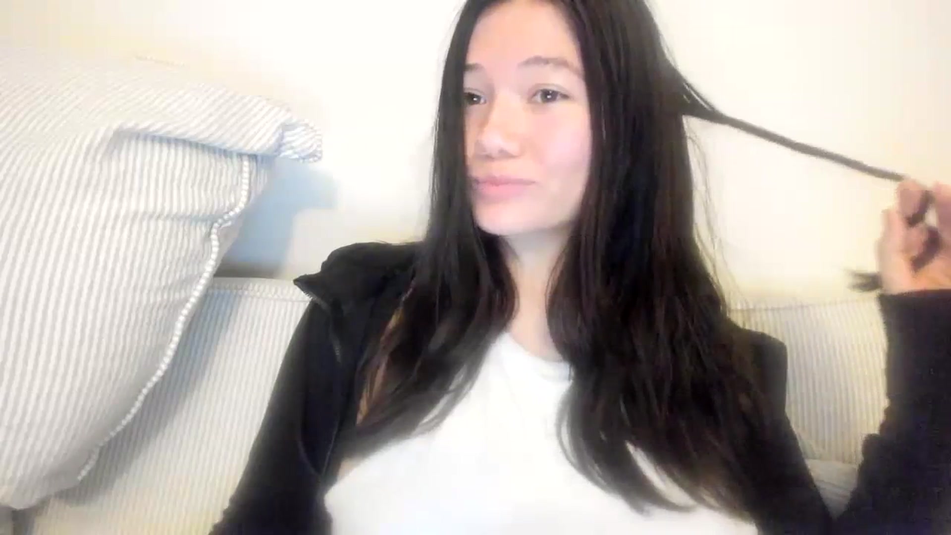 Gallery image thumbnail from imava's myfreecams stream on, 11/13/2023, 10:29 image 14 of 20