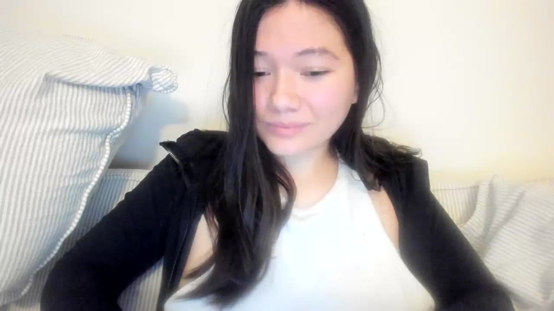 Gallery image thumbnail from imava's myfreecams stream on, 11/13/2023, 10:29 image 10 of 20