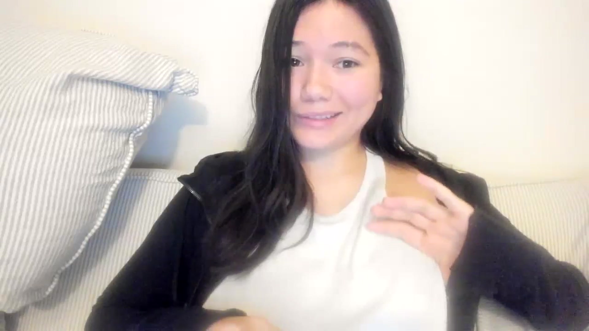 Gallery image thumbnail from imava's myfreecams stream on, 11/13/2023, 10:29 image 16 of 20