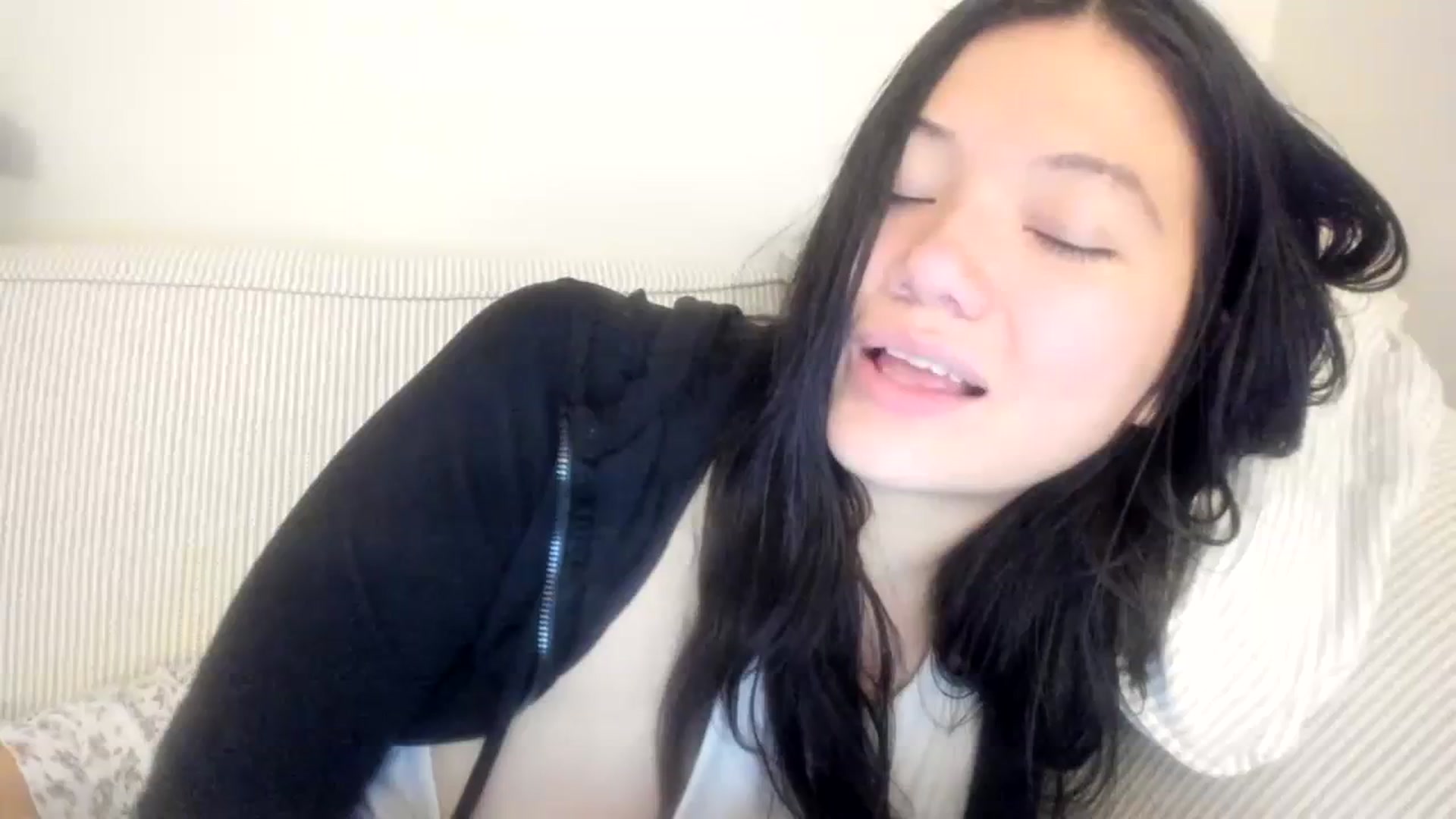 Gallery image thumbnail from imava's myfreecams stream on, 11/13/2023, 13:56 image 1 of 20
