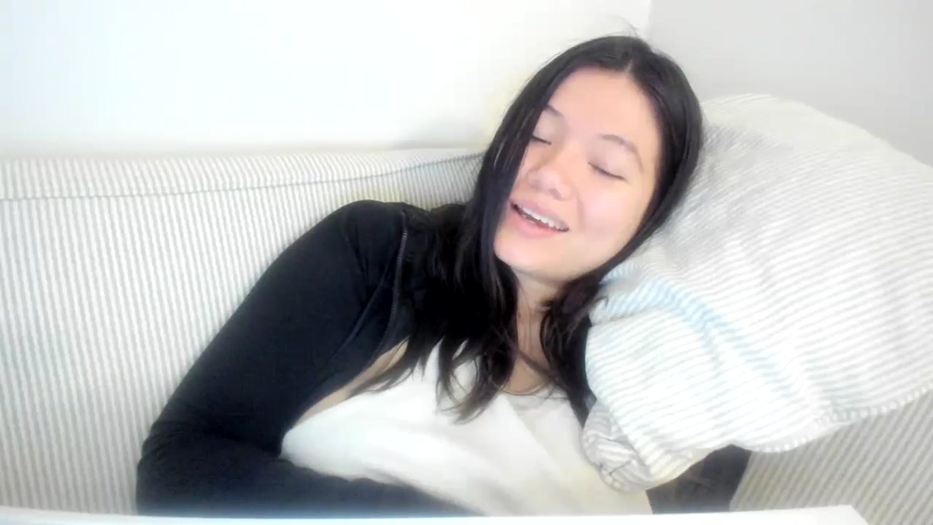 Gallery image thumbnail from imava's myfreecams stream on, 11/13/2023, 13:56 image 12 of 20