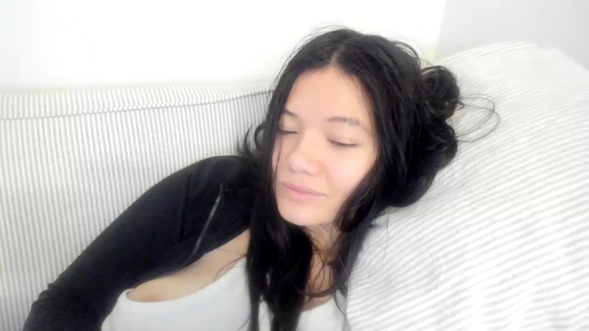 Gallery image thumbnail from imava's myfreecams stream on, 11/13/2023, 13:56 image 20 of 20