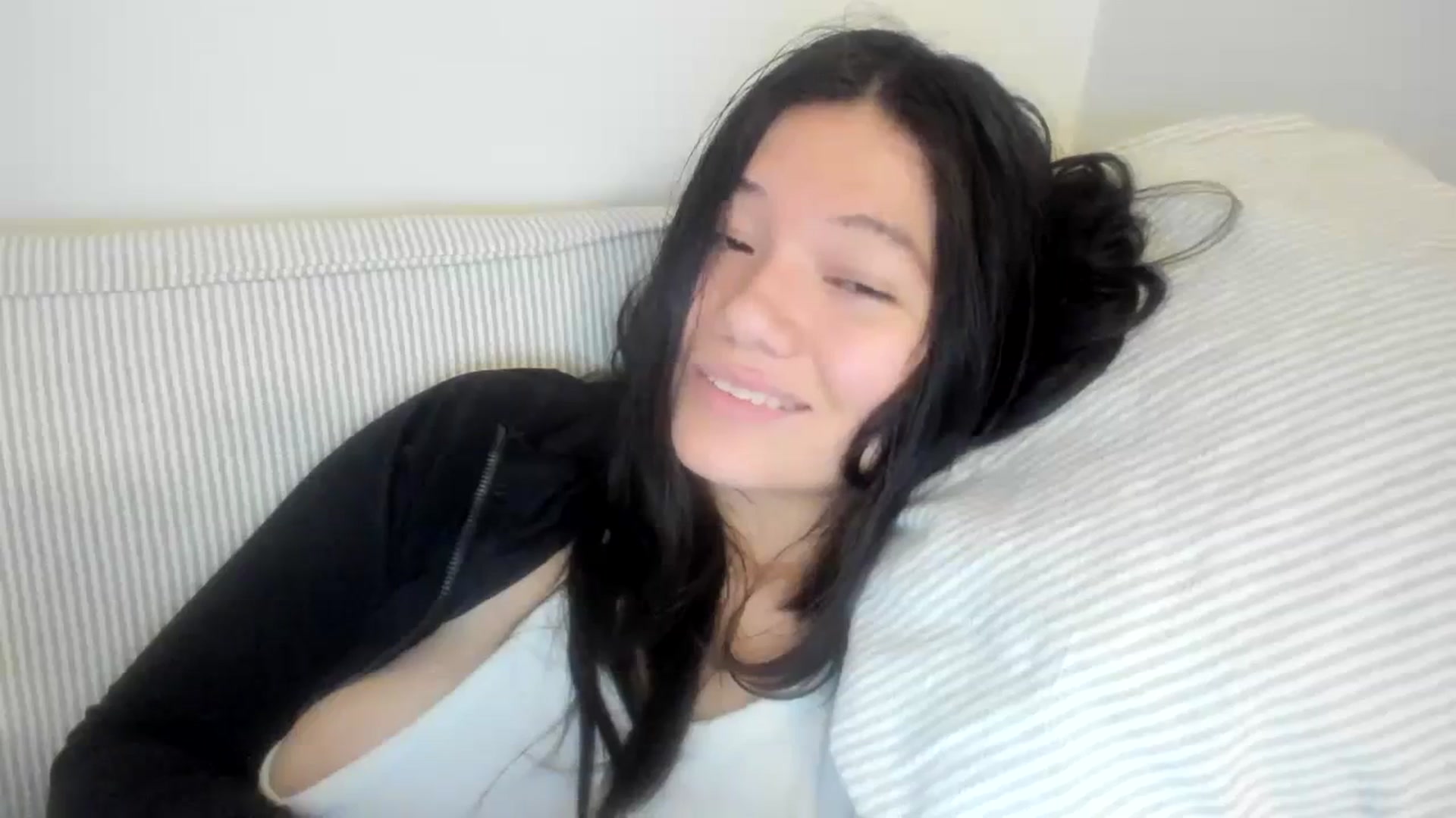 Gallery image thumbnail from imava's myfreecams stream on, 11/13/2023, 13:56 image 16 of 20