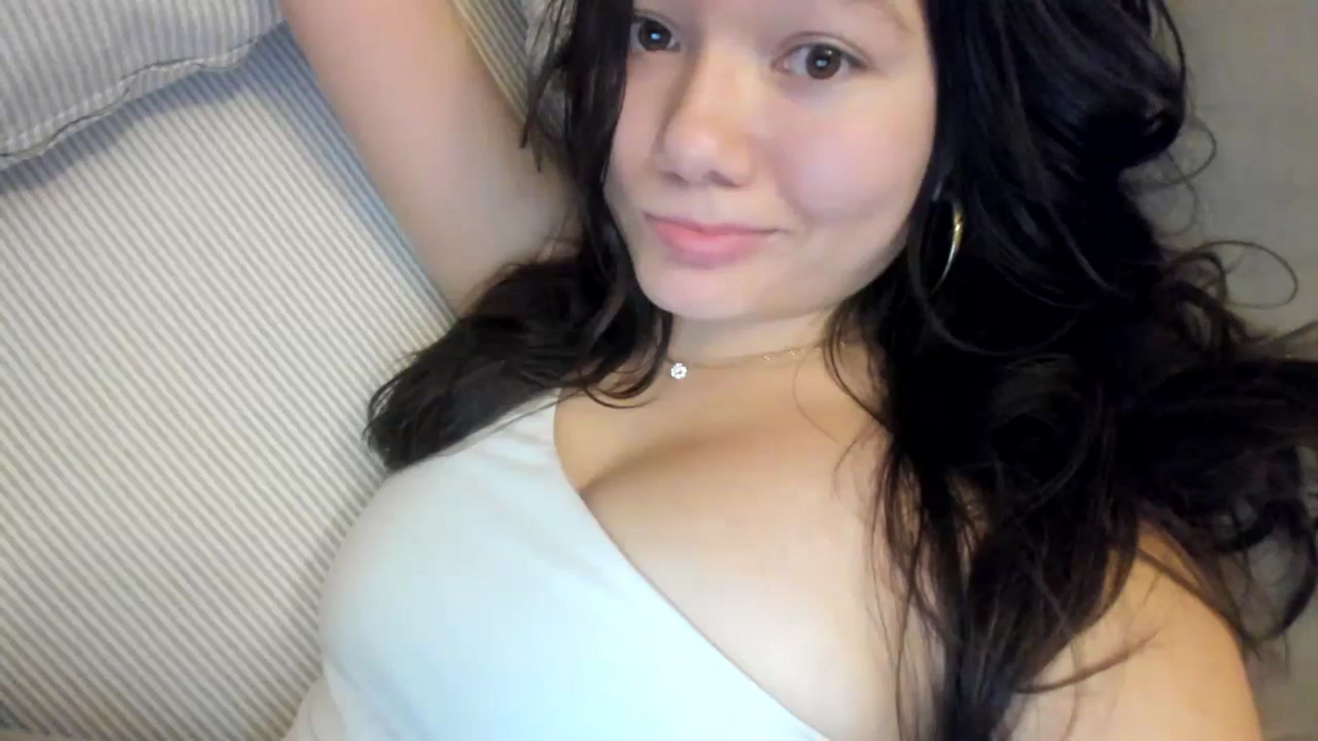 Gallery image thumbnail from imava's myfreecams stream on, 11/18/2023, 10:25 image 5 of 20