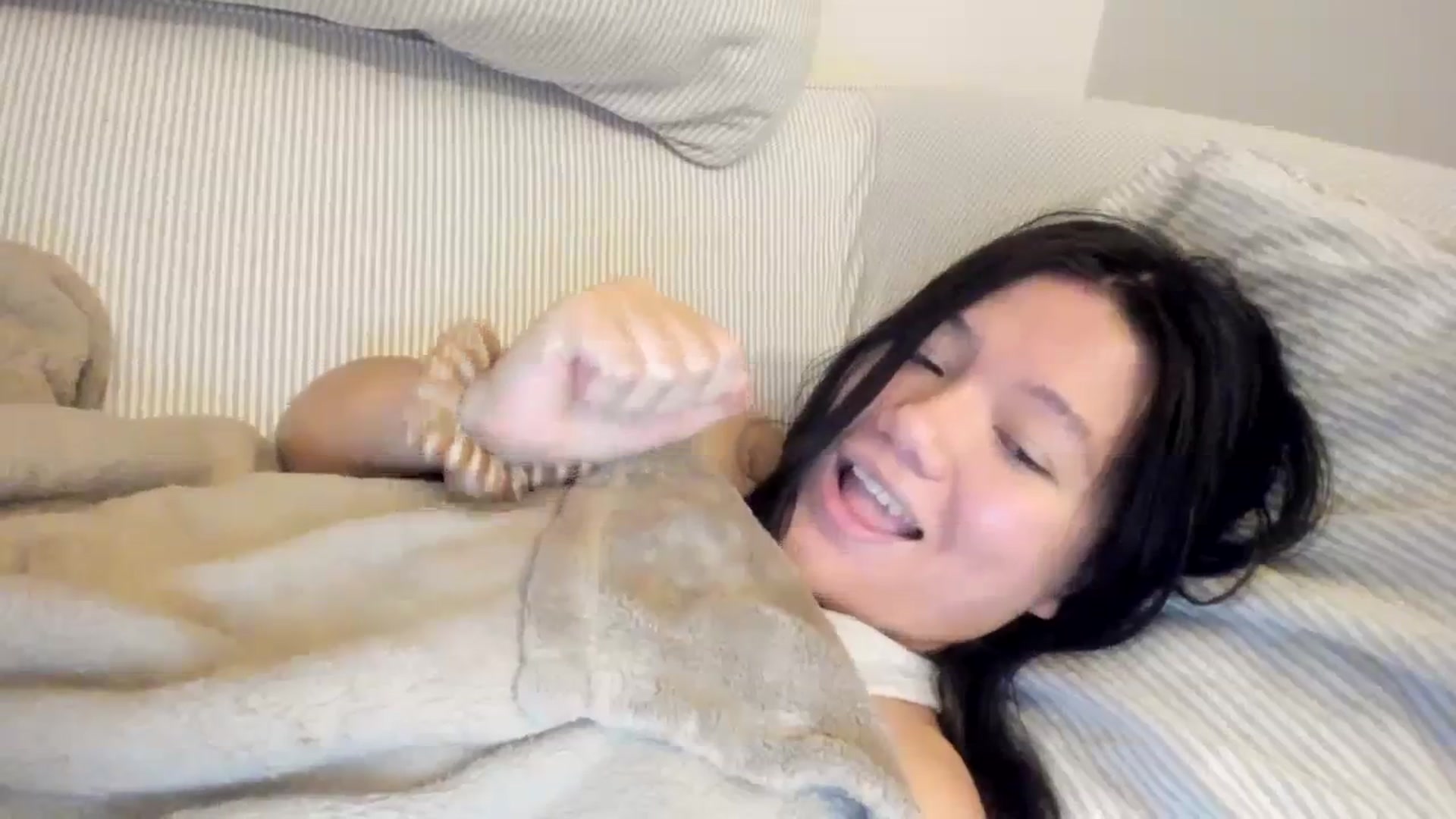 Gallery image thumbnail from imava's myfreecams stream on, 11/21/2023, 08:23 image 20 of 20