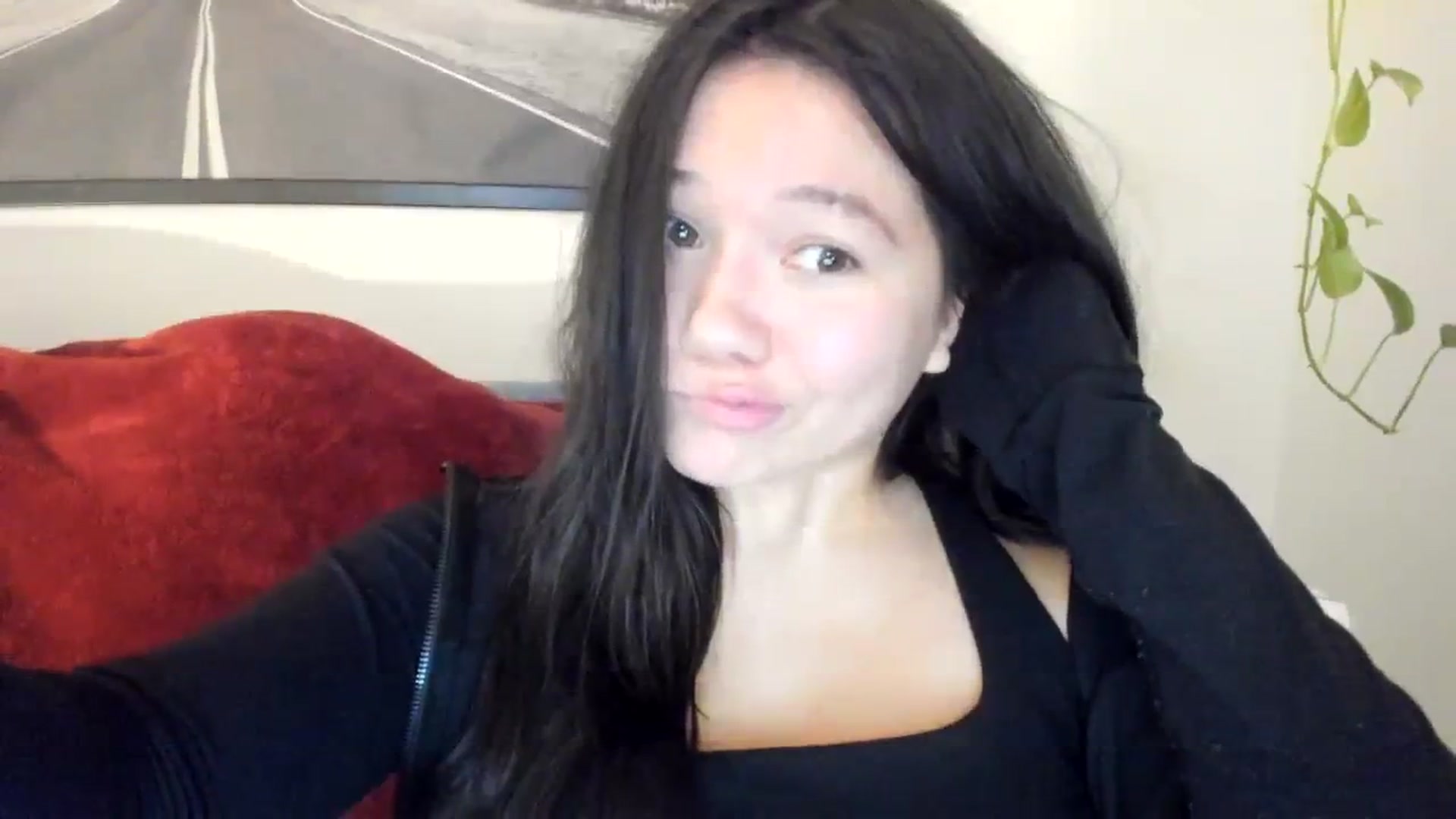 Gallery image thumbnail from imava's myfreecams stream on, 11/22/2023, 16:14 image 19 of 20