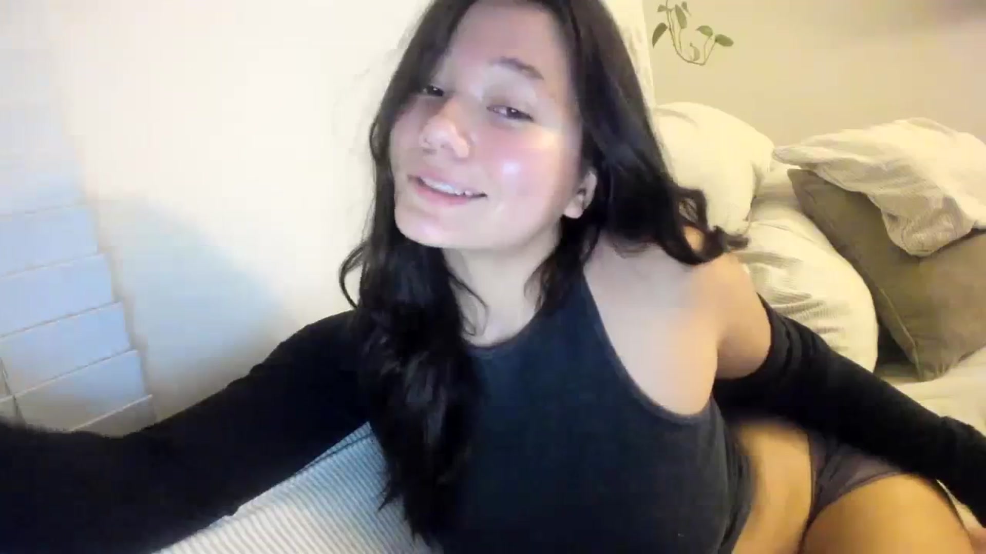 Gallery image thumbnail from imava's myfreecams stream on, 11/27/2023, 08:32 image 4 of 20