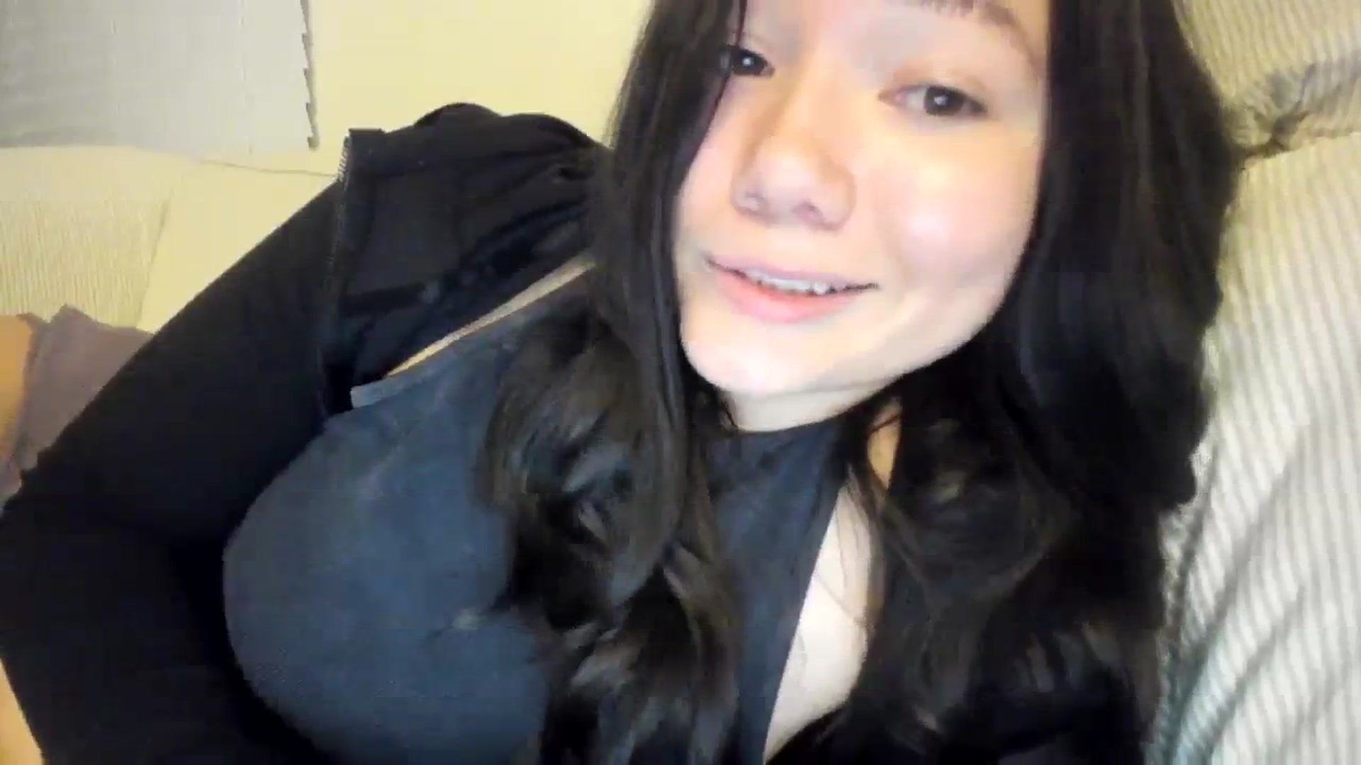 Gallery image thumbnail from imava's myfreecams stream on, 11/27/2023, 10:05 image 19 of 20