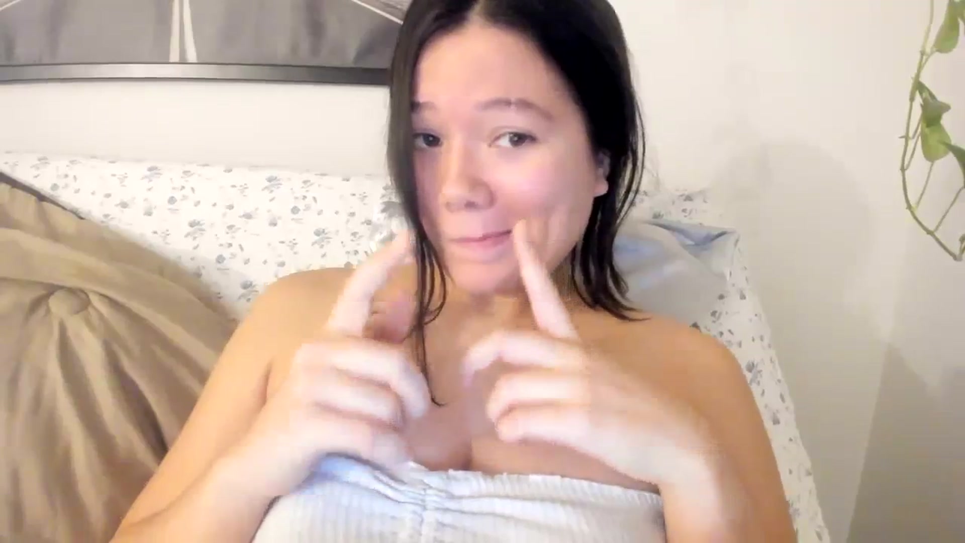 Gallery image thumbnail from imava's myfreecams stream on, 12/02/2023, 15:38 image 10 of 20