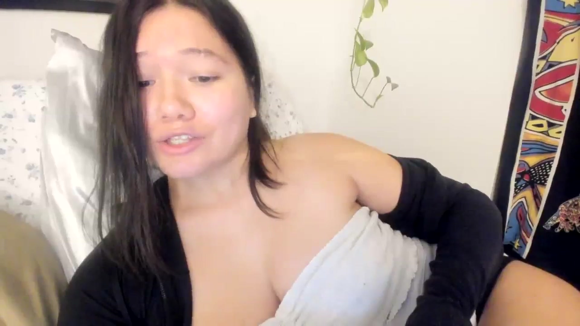 Gallery image thumbnail from imava's myfreecams stream on, 12/02/2023, 18:34 image 12 of 20