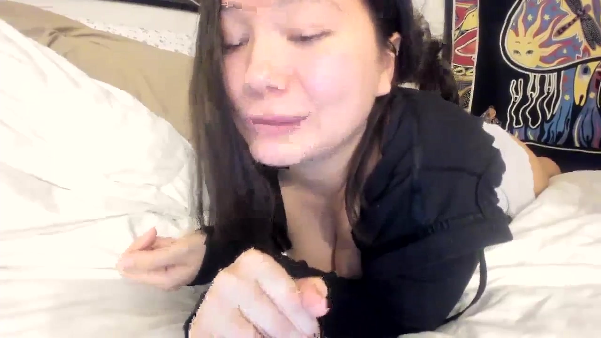 Gallery image thumbnail from imava's myfreecams stream on, 12/02/2023, 18:34 image 10 of 20