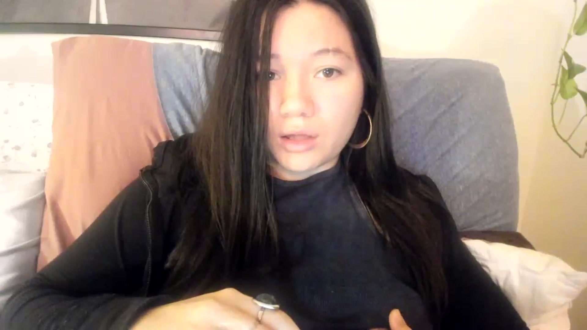 Gallery image thumbnail from imava's myfreecams stream on, 12/03/2023, 18:04 image 20 of 20