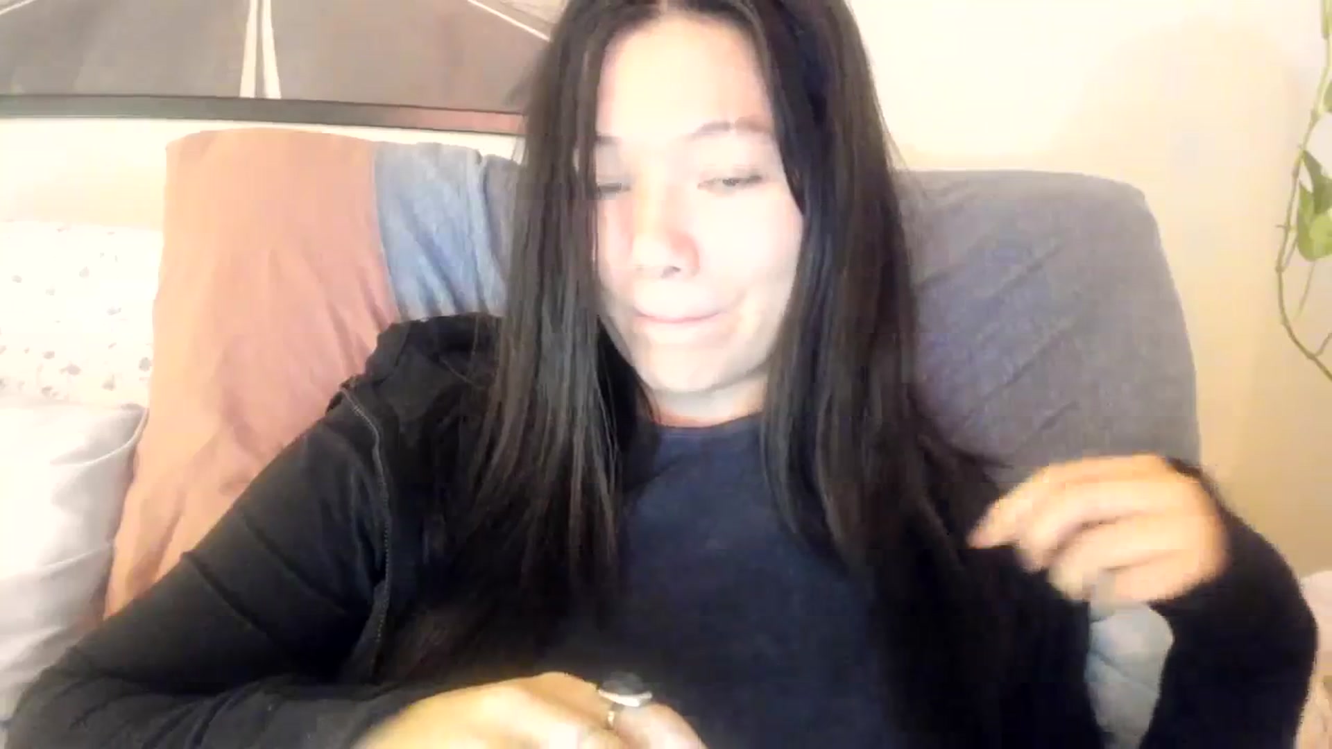 Gallery image thumbnail from imava's myfreecams stream on, 12/03/2023, 18:04 image 16 of 20