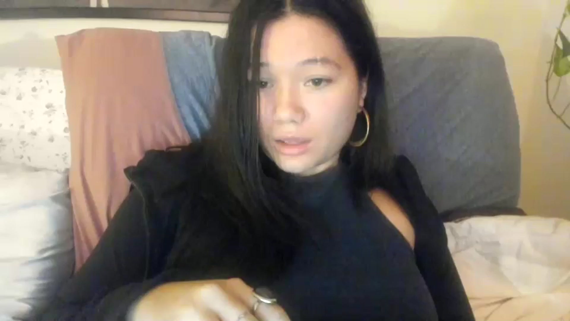 Gallery image thumbnail from imava's myfreecams stream on, 12/03/2023, 18:23 image 1 of 20