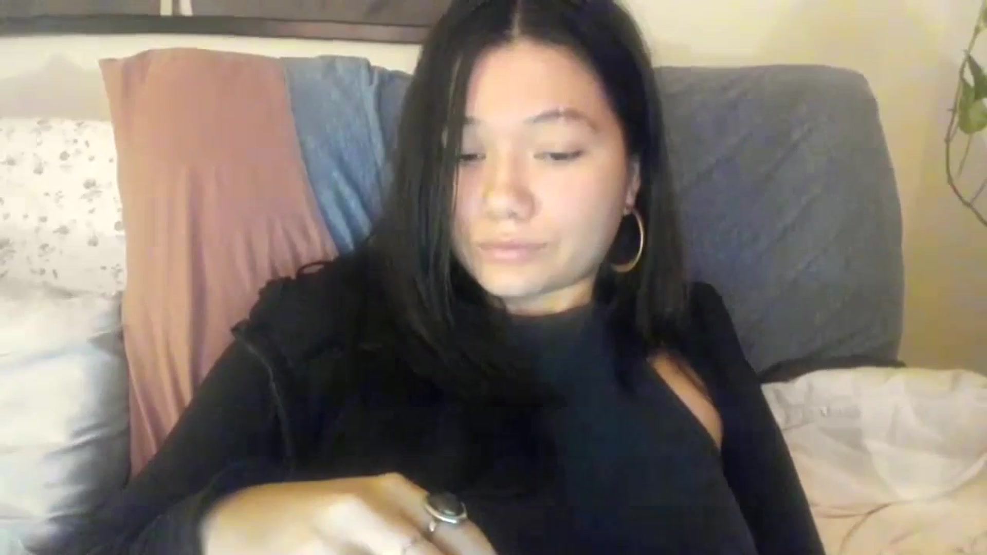 Gallery image thumbnail from imava's myfreecams stream on, 12/03/2023, 18:23 image 4 of 20