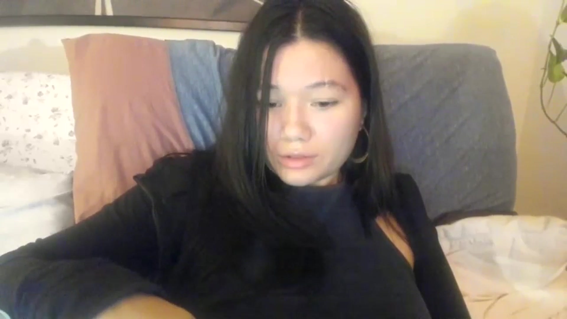 Gallery image thumbnail from imava's myfreecams stream on, 12/03/2023, 18:23 image 15 of 20