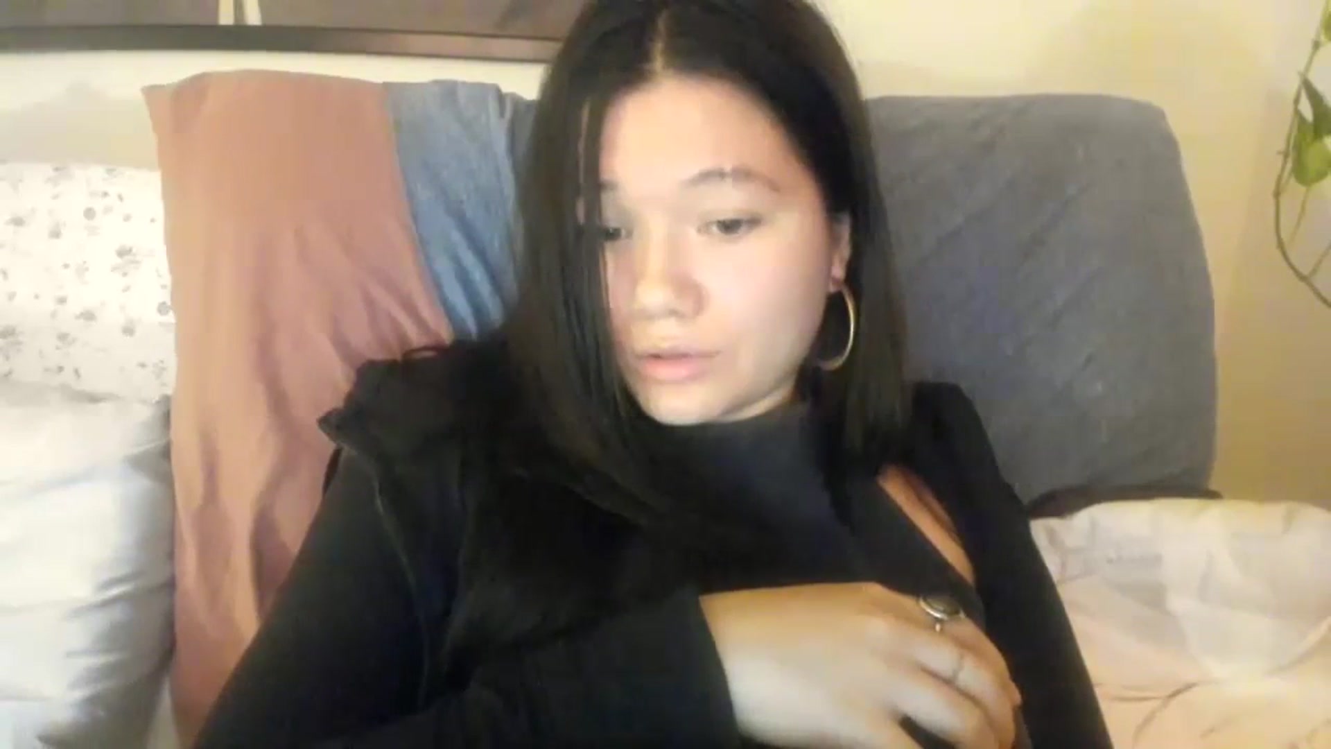 Gallery image thumbnail from imava's myfreecams stream on, 12/03/2023, 18:23 image 3 of 20