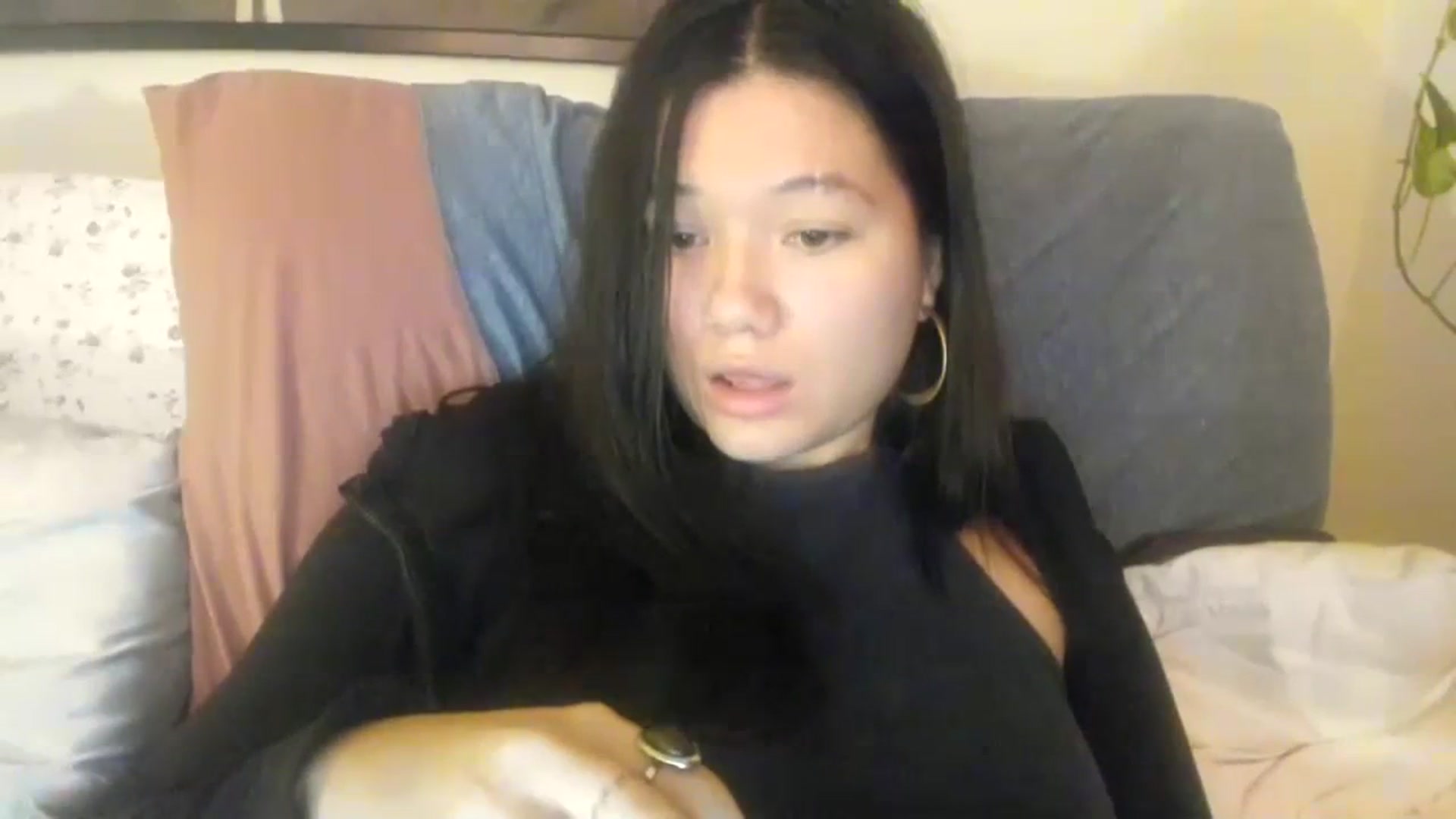 Gallery image thumbnail from imava's myfreecams stream on, 12/03/2023, 18:23 image 5 of 20