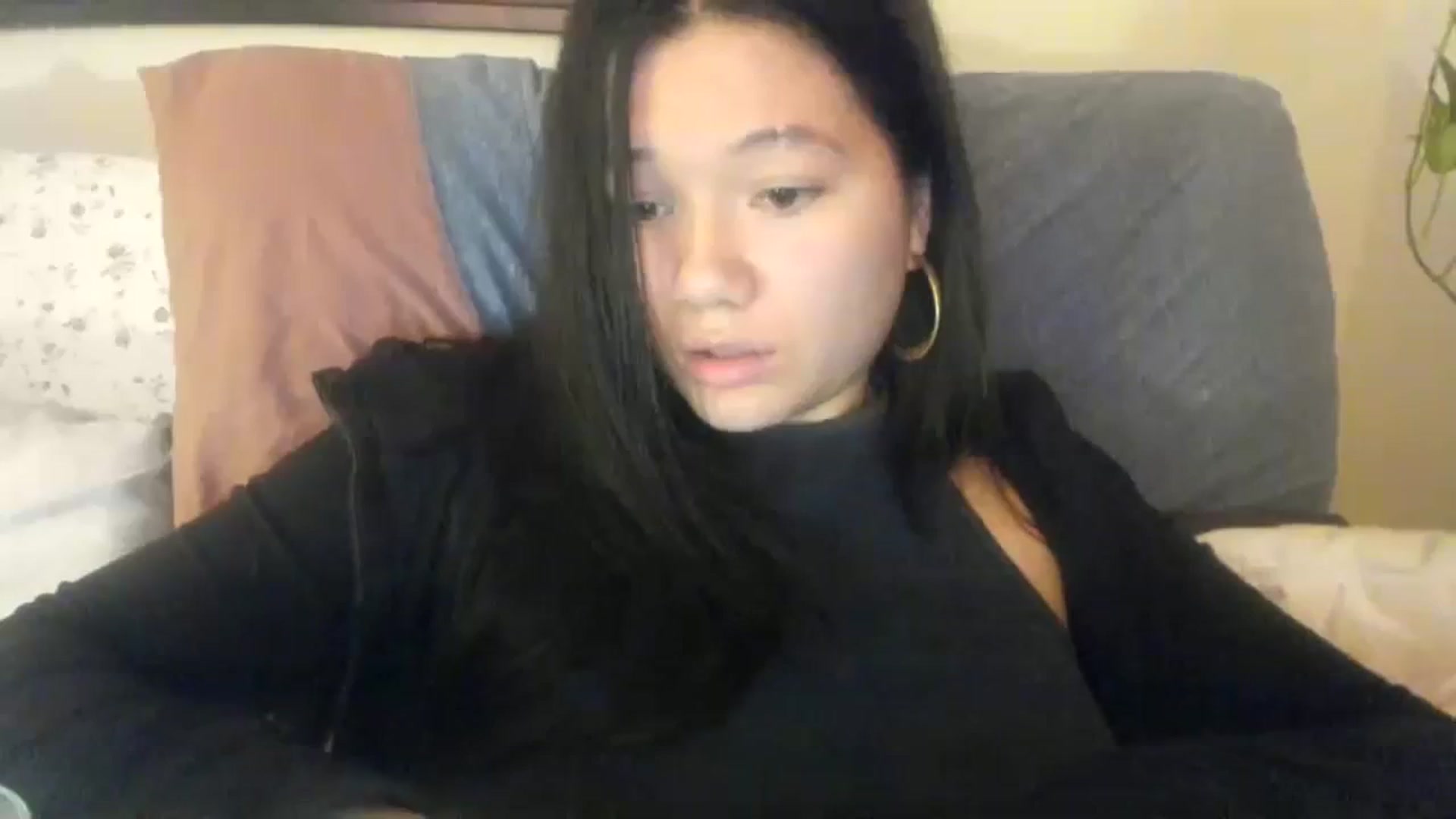 Gallery image thumbnail from imava's myfreecams stream on, 12/03/2023, 18:23 image 2 of 20