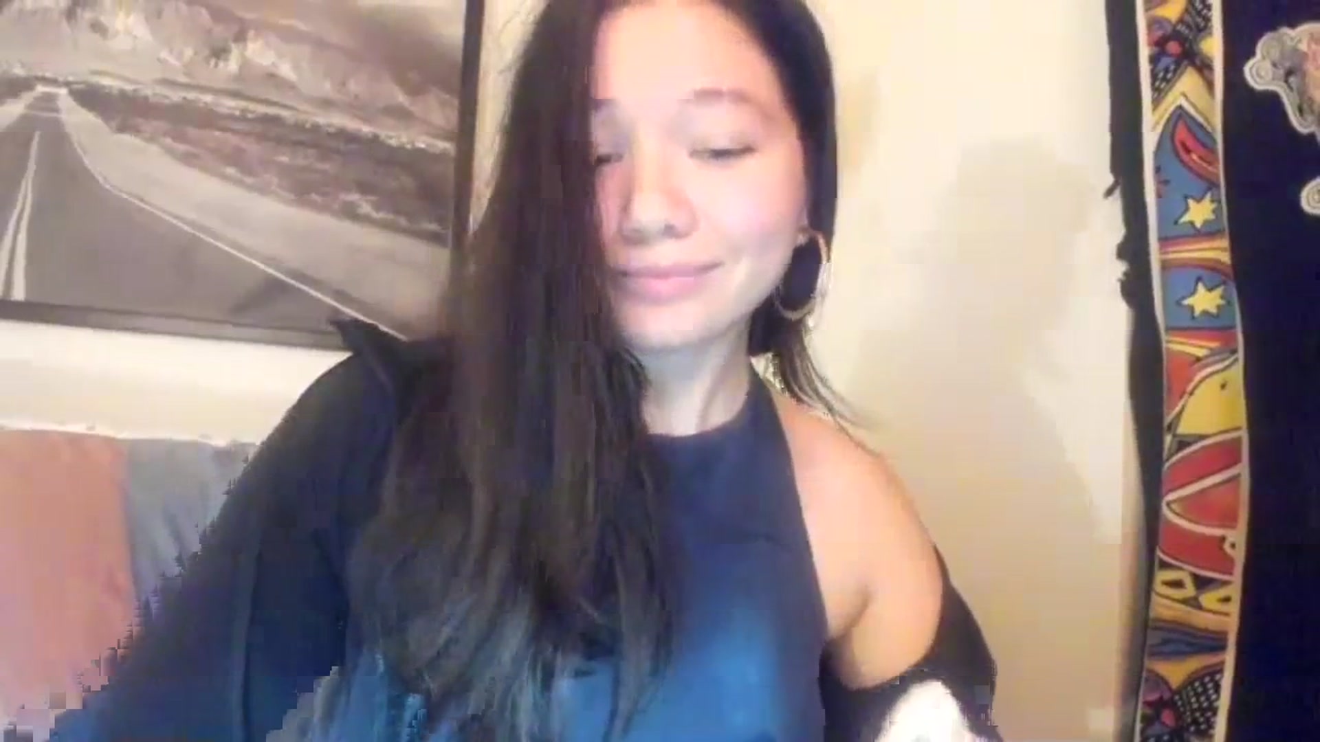 Gallery image thumbnail from imava's myfreecams stream on, 12/03/2023, 19:14 image 4 of 20