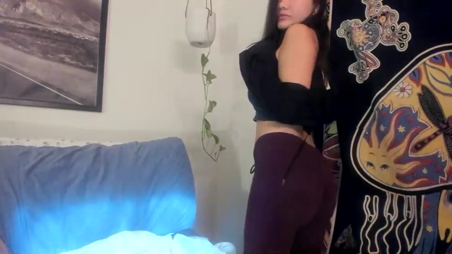 Gallery image thumbnail from imava's myfreecams stream on, 12/03/2023, 19:37 image 9 of 20