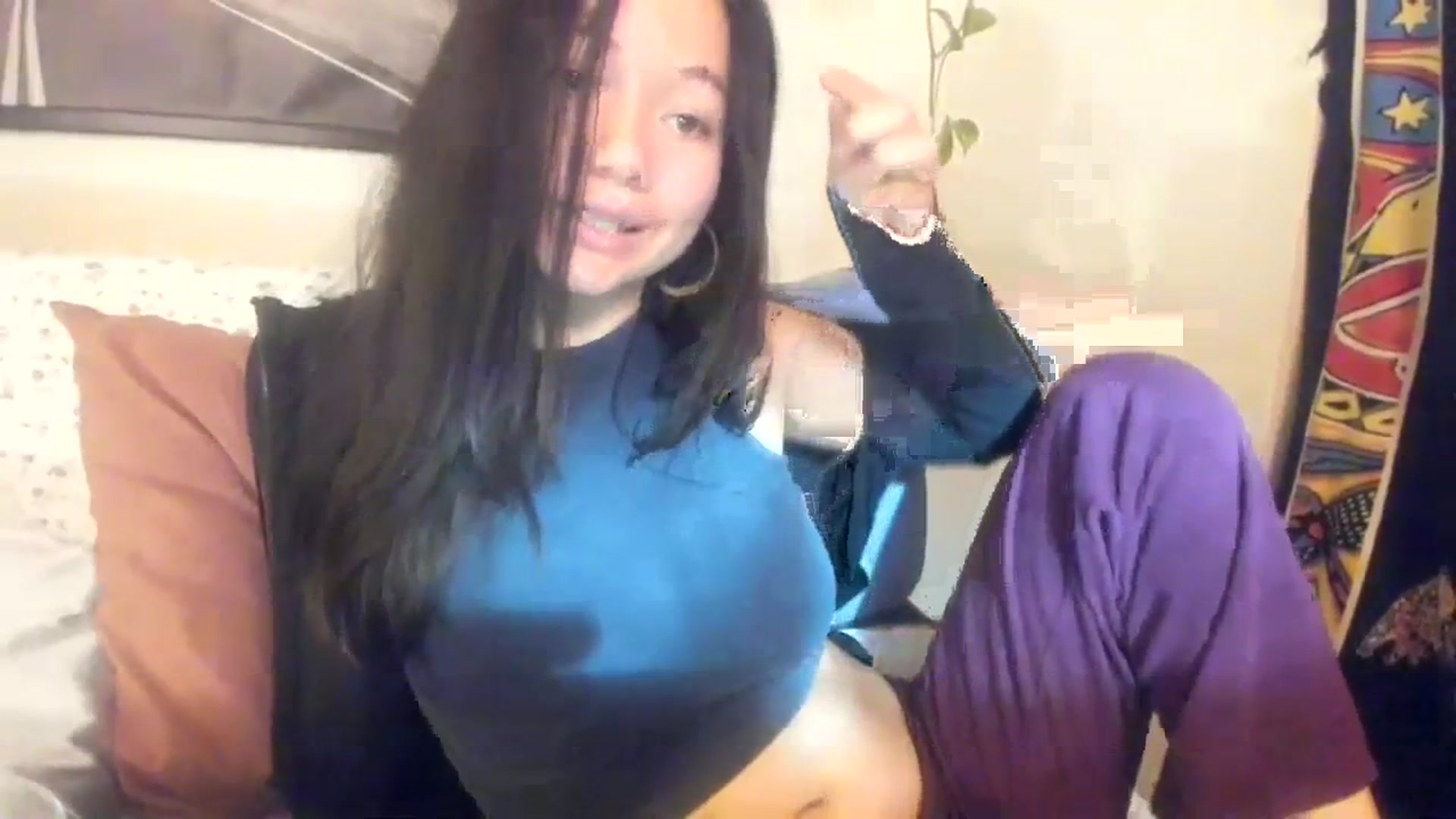 Gallery image thumbnail from imava's myfreecams stream on, 12/03/2023, 19:37 image 17 of 20