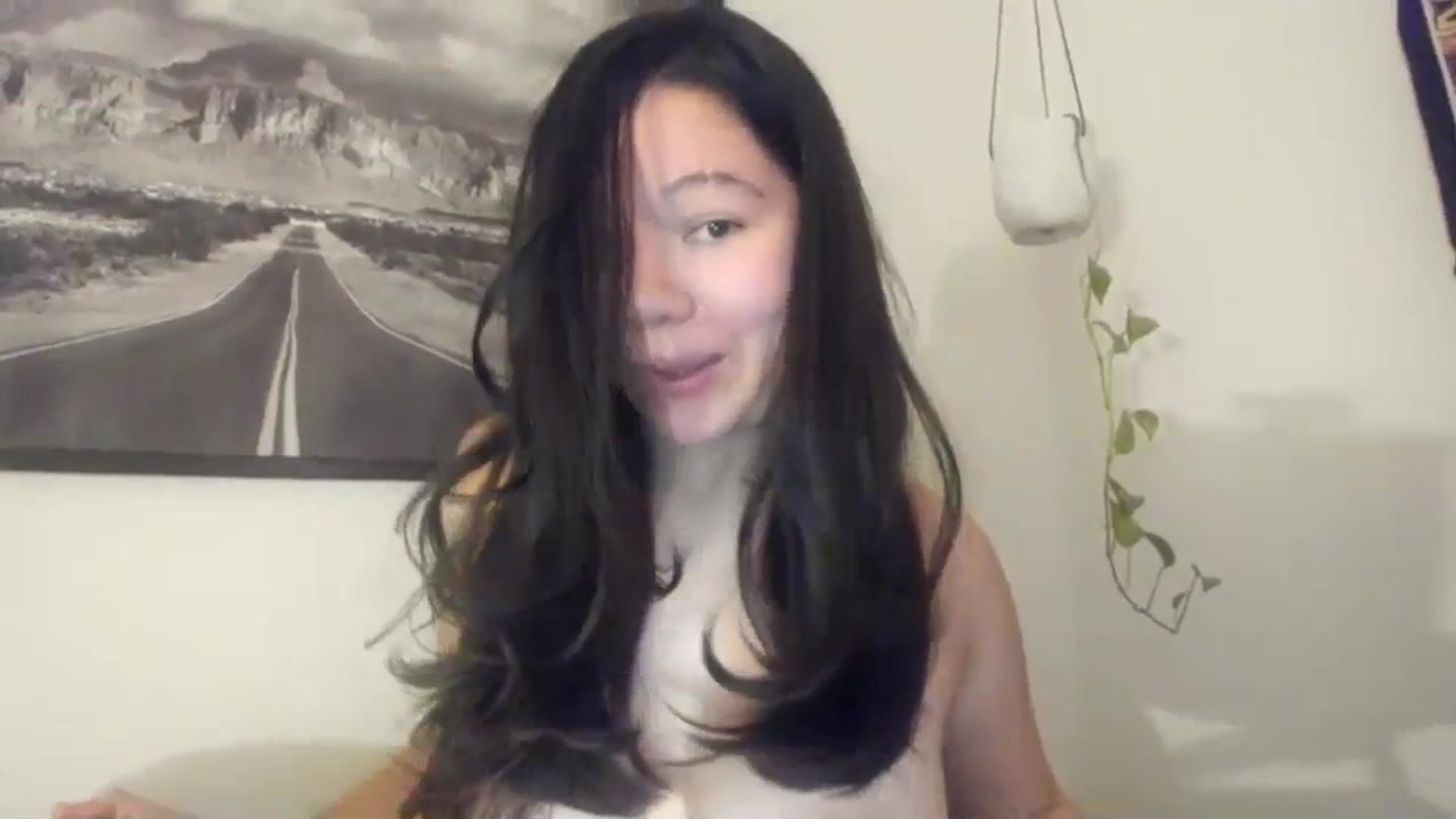 Gallery image thumbnail from imava's myfreecams stream on, 12/04/2023, 19:21 image 20 of 20