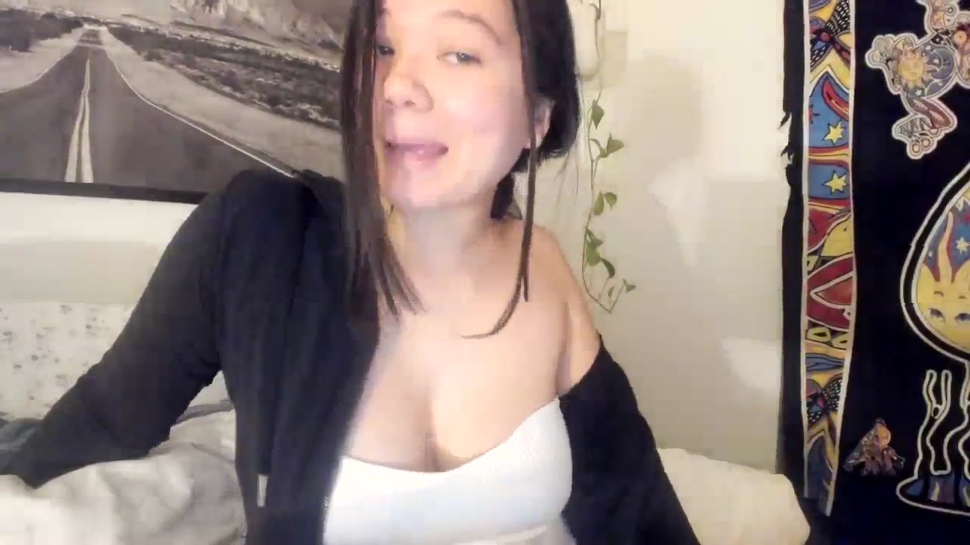 Gallery image thumbnail from imava's myfreecams stream on, 12/05/2023, 18:42 image 9 of 20