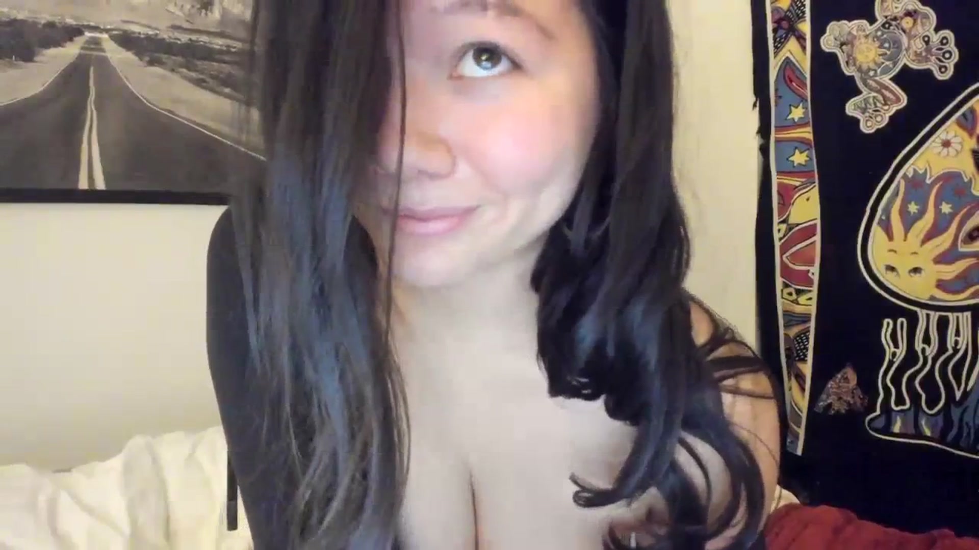 Gallery image thumbnail from imava's myfreecams stream on, 12/07/2023, 24:33 image 7 of 20