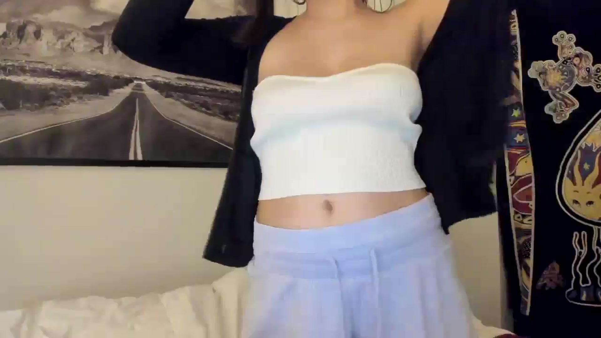 Gallery image thumbnail from imava's myfreecams stream on, 12/07/2023, 24:33 image 20 of 20