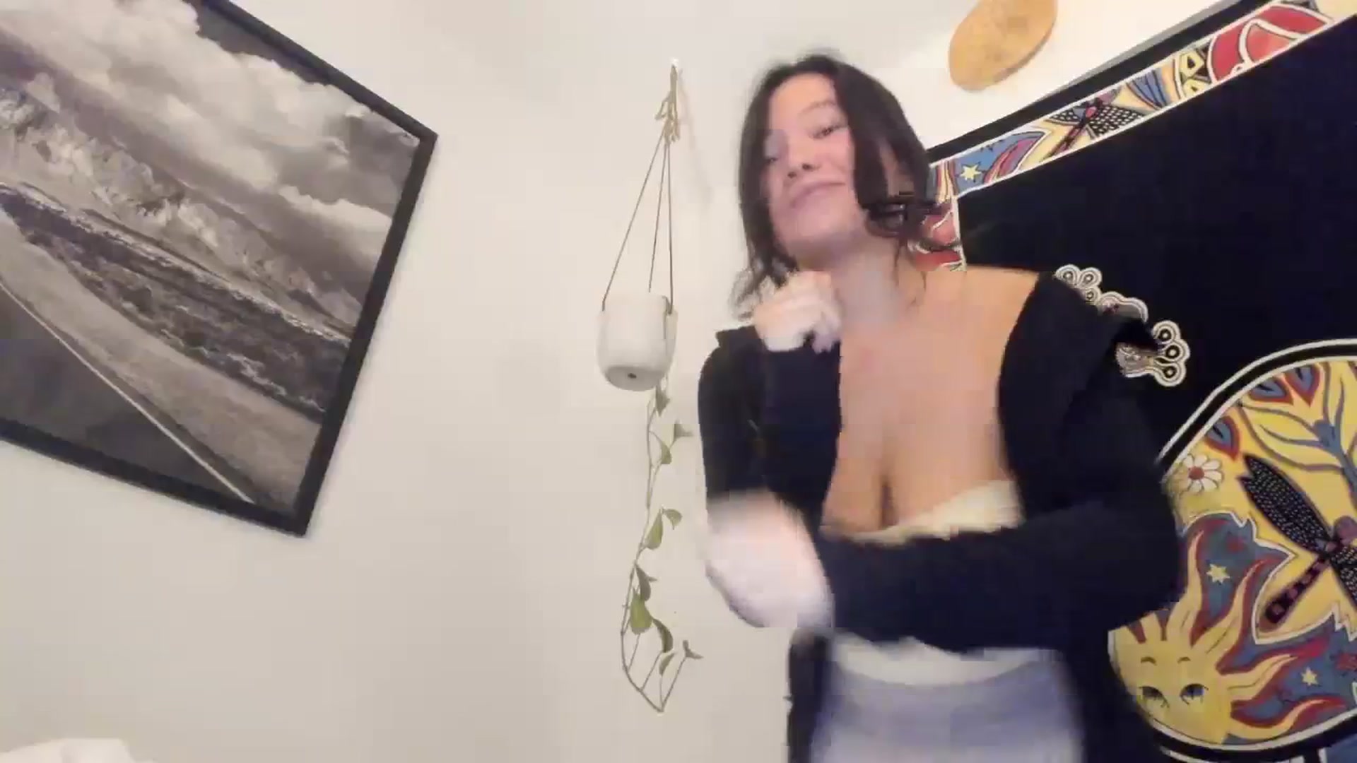 Gallery image thumbnail from imava's myfreecams stream on, 12/07/2023, 02:38 image 13 of 20