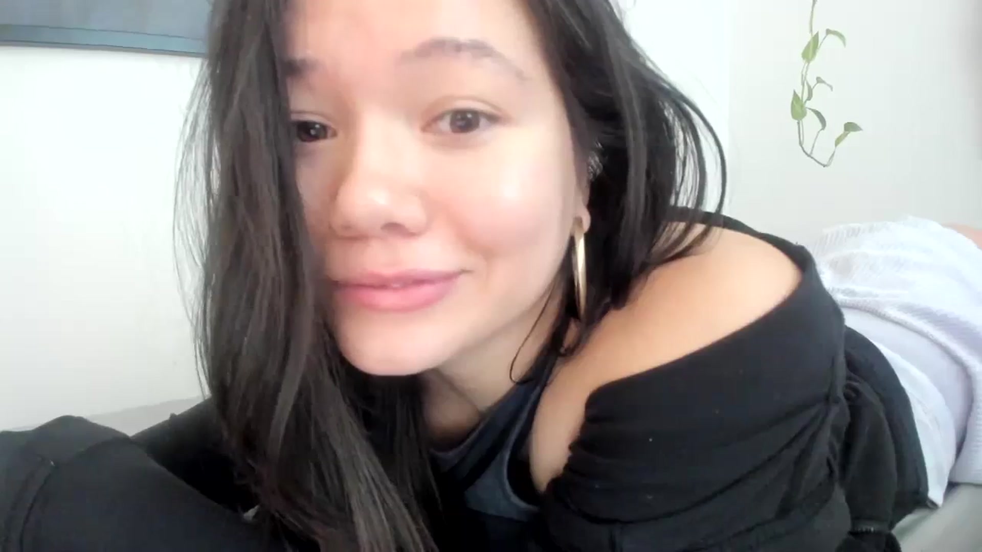 Gallery image thumbnail from imava's myfreecams stream on, 12/08/2023, 17:31 image 13 of 20