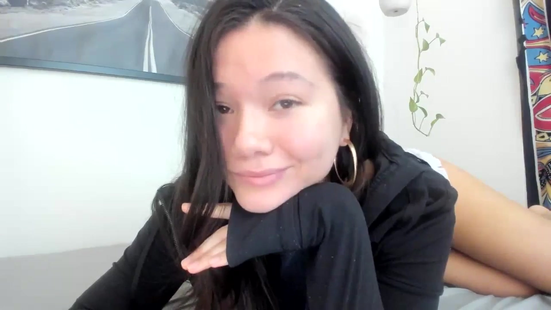 Gallery image thumbnail from imava's myfreecams stream on, 12/08/2023, 17:43 image 5 of 20