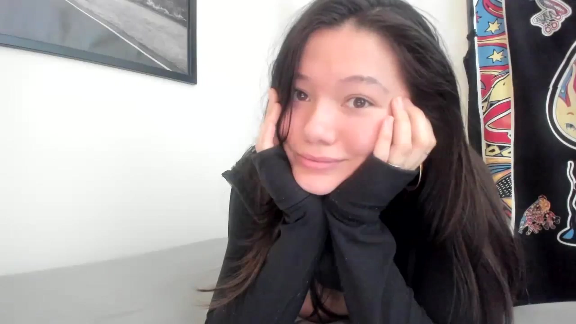 Gallery image thumbnail from imava's myfreecams stream on, 12/08/2023, 17:43 image 12 of 20