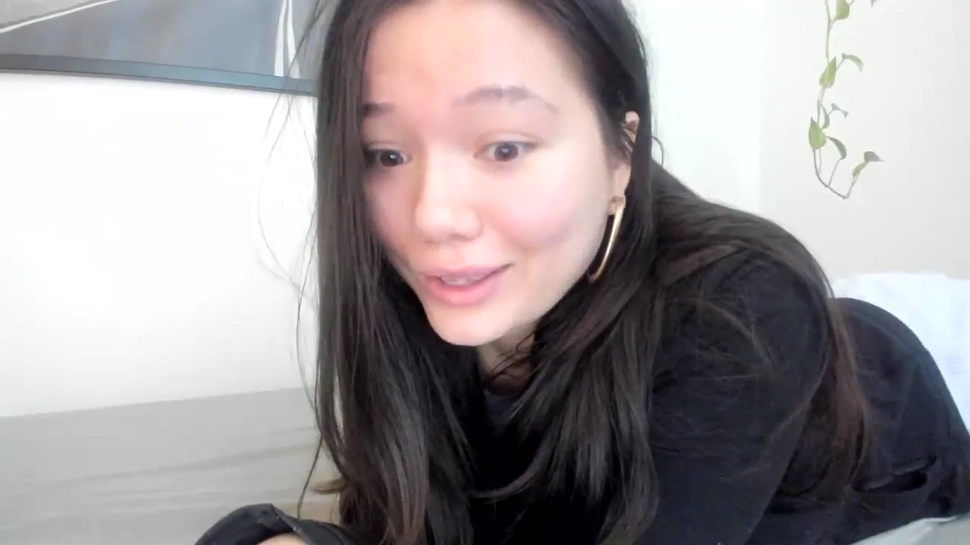 Gallery image thumbnail from imava's myfreecams stream on, 12/08/2023, 17:43 image 18 of 20