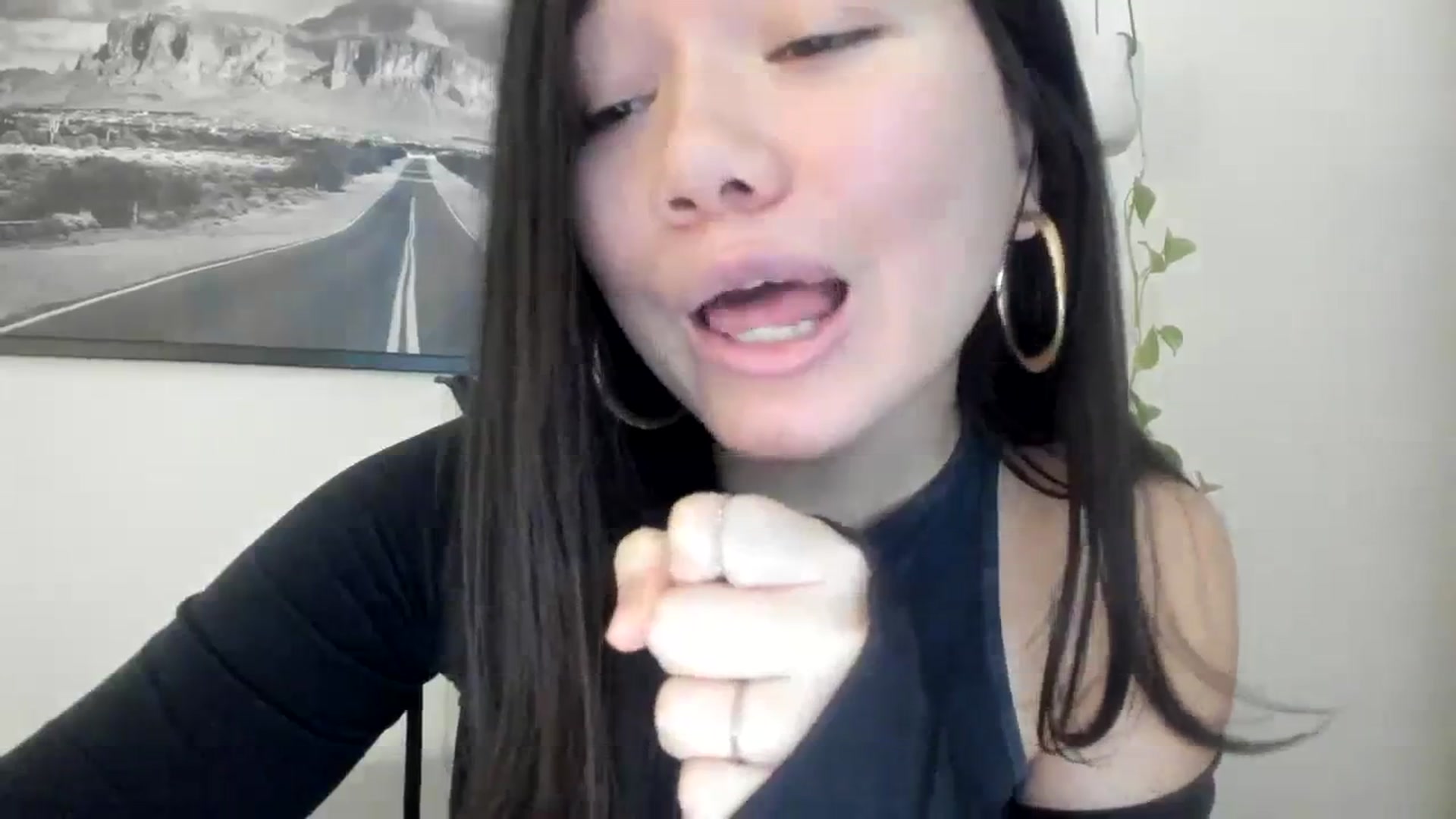 Gallery image thumbnail from imava's myfreecams stream on, 12/08/2023, 20:07 image 11 of 20