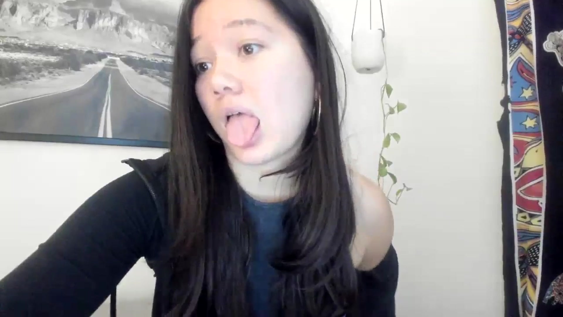 Gallery image thumbnail from imava's myfreecams stream on, 12/08/2023, 20:07 image 8 of 20