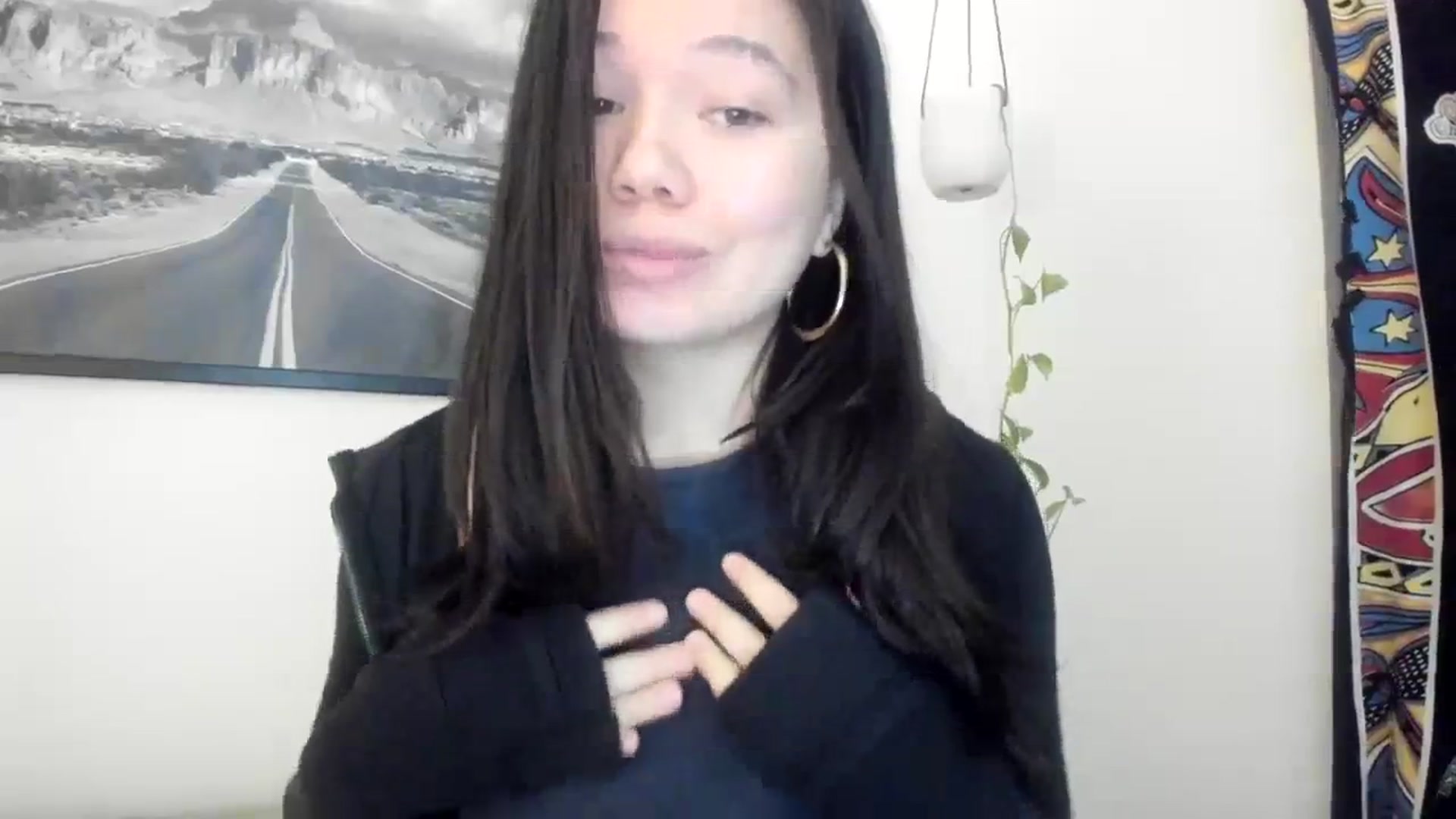 Gallery image thumbnail from imava's myfreecams stream on, 12/08/2023, 20:07 image 4 of 20